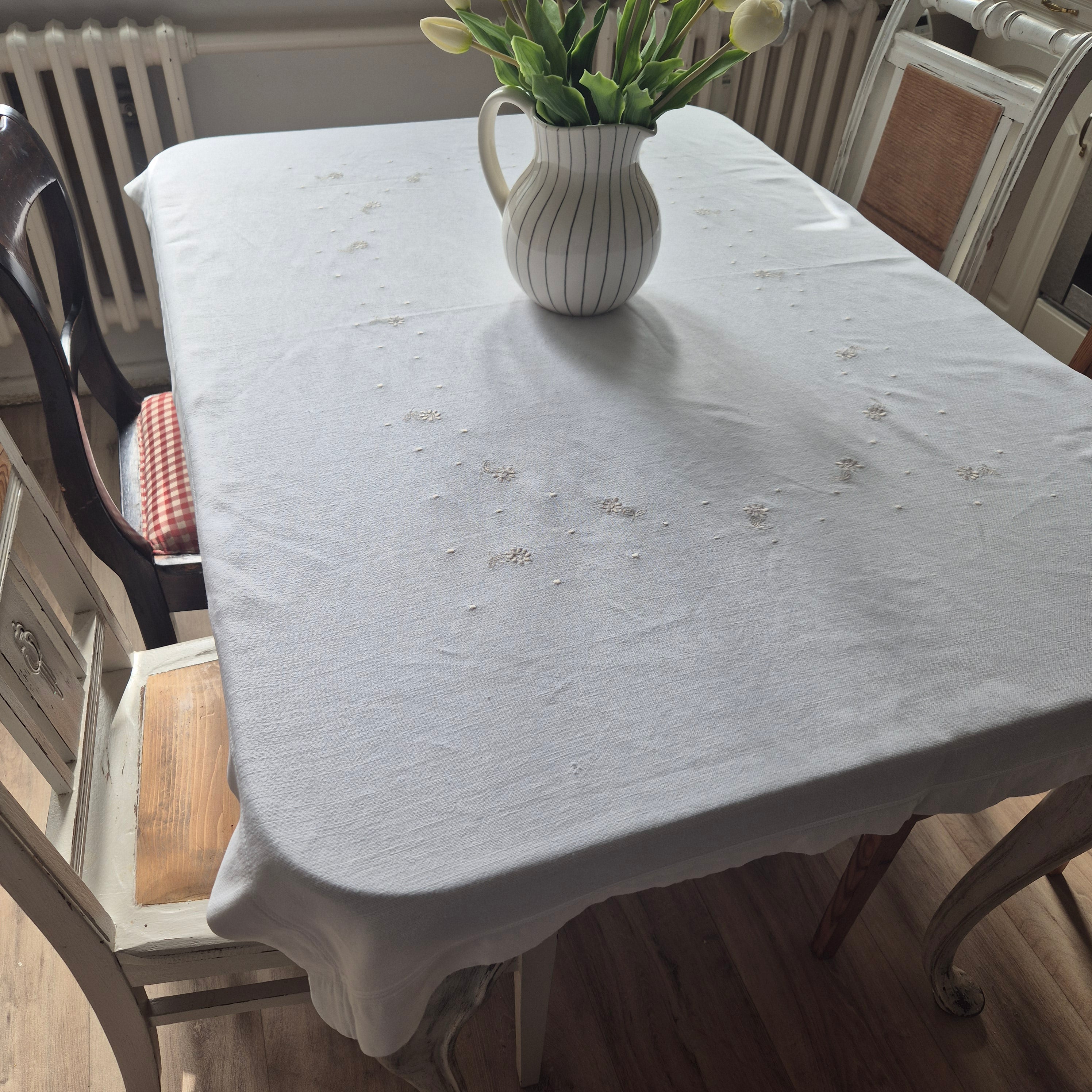 West Germany Tischdecke weiß 95x140cm Tafel Baumwolle/Leinen wunderschön bestickt 🤍