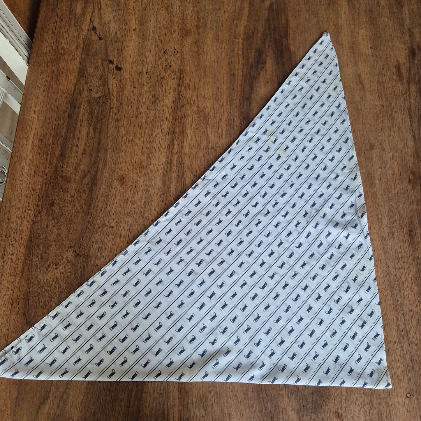 Dreiecktuch Vintage weiß blau mit Stiefelmotiv  Halstuch Kopftuch 120x80cm