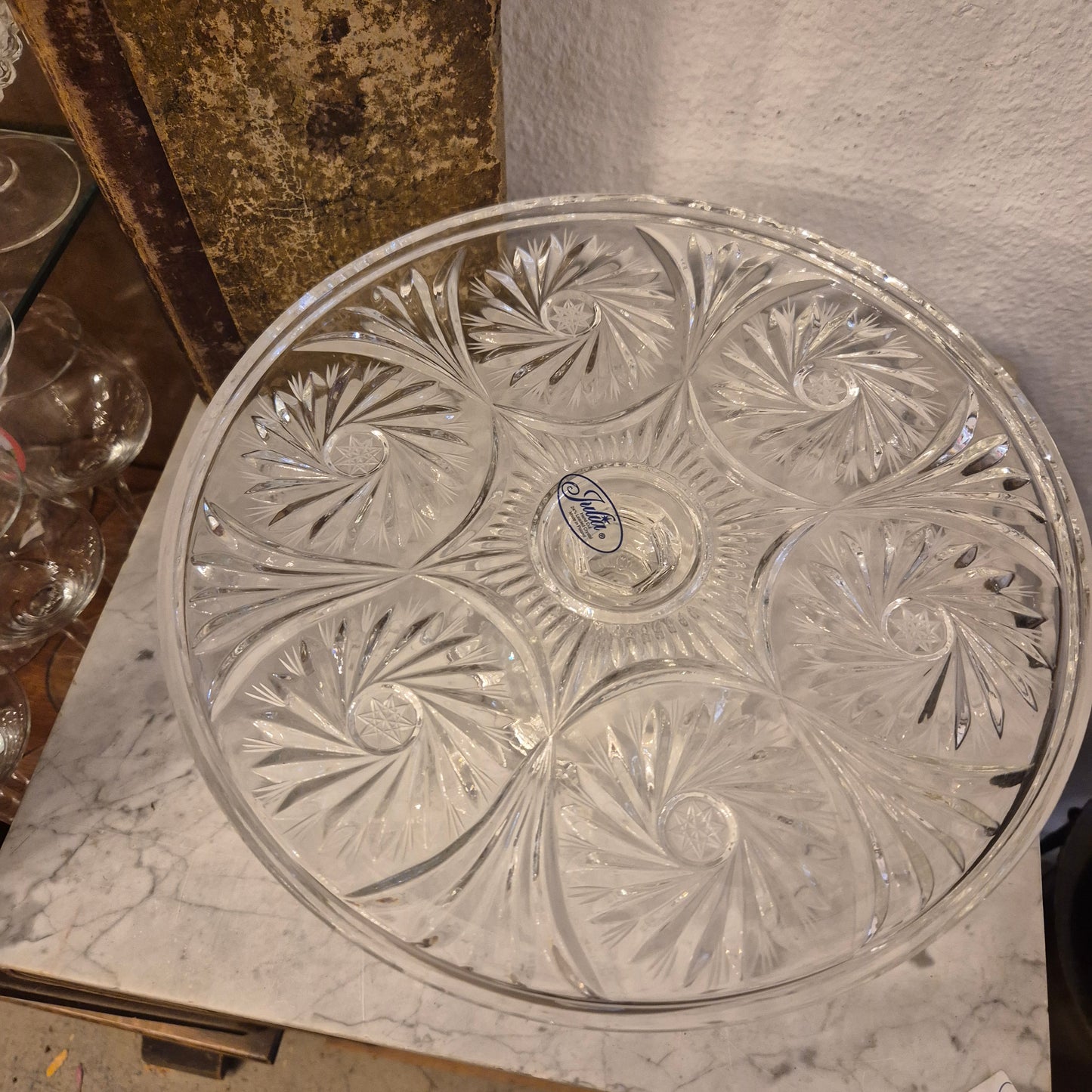 Vintage Bleikristall Kuchenplatte/Tortenplatte Ständer mit Fuß 60er Jahre mit Muster Ornamenten