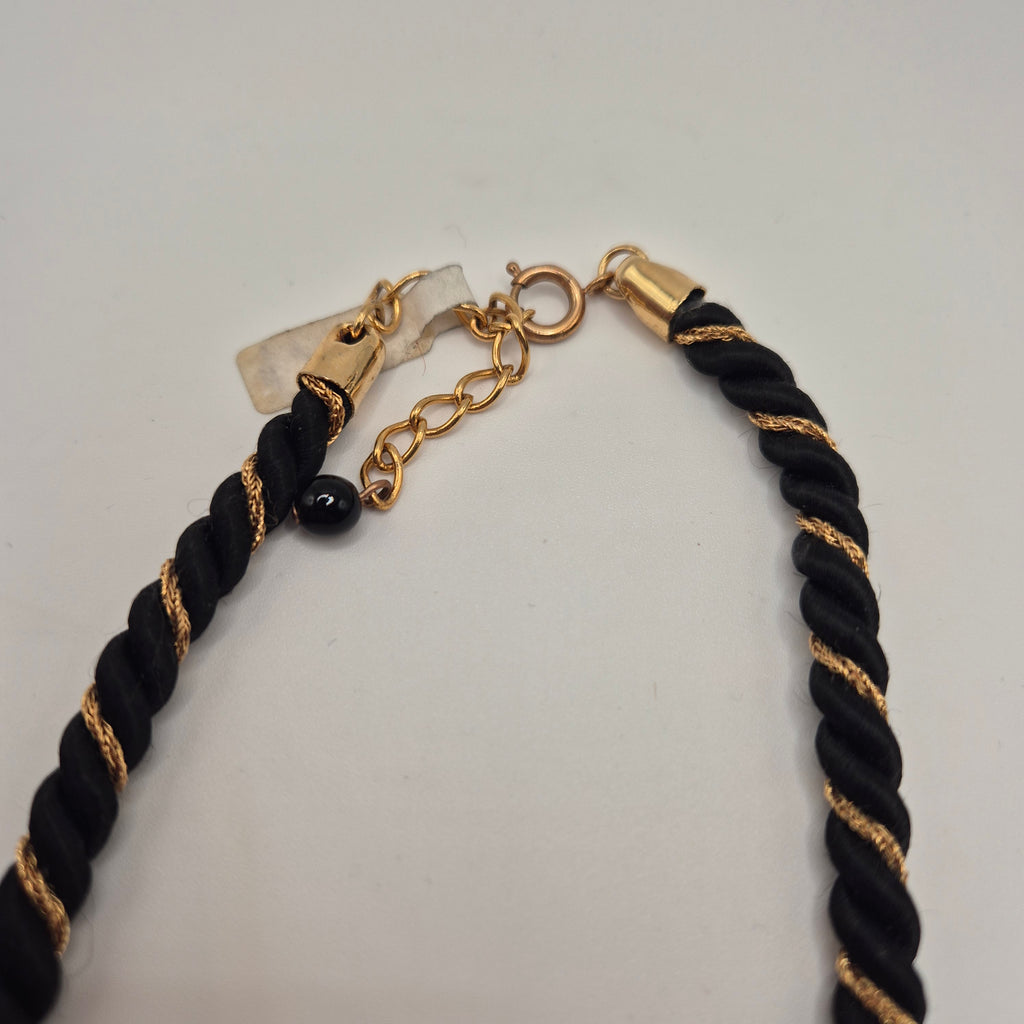 Vintage Halskette aus Stoffkordel mit schwarzem Apfel Anhänger edel Unikat Handmade 80er Jahre gold schwarz