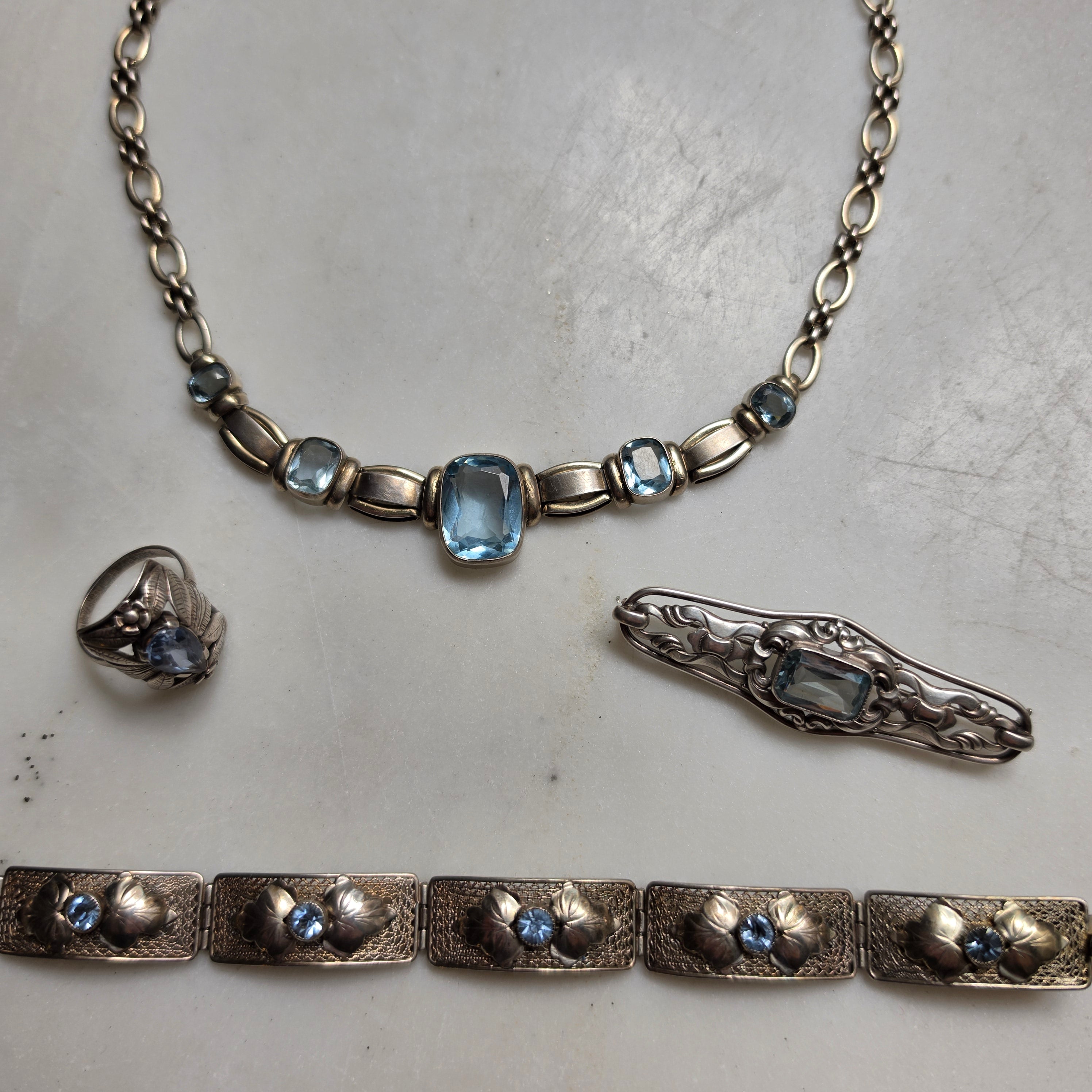 Traumhaftes antikes Art Deco Silber-Schmuckset mit Aquamarin Steinen