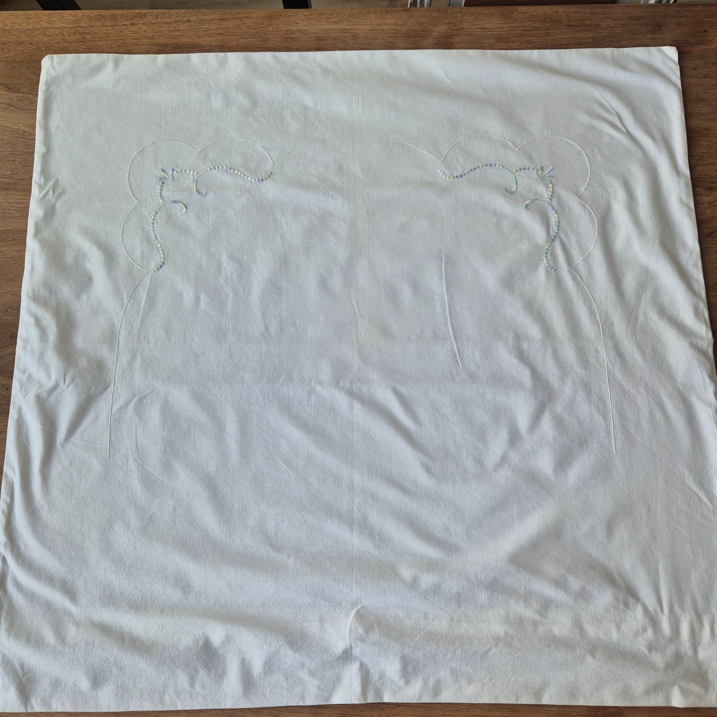 Antiker Kopfkissenbezug mit zarter Stickerei 75x75cm Baumwolle