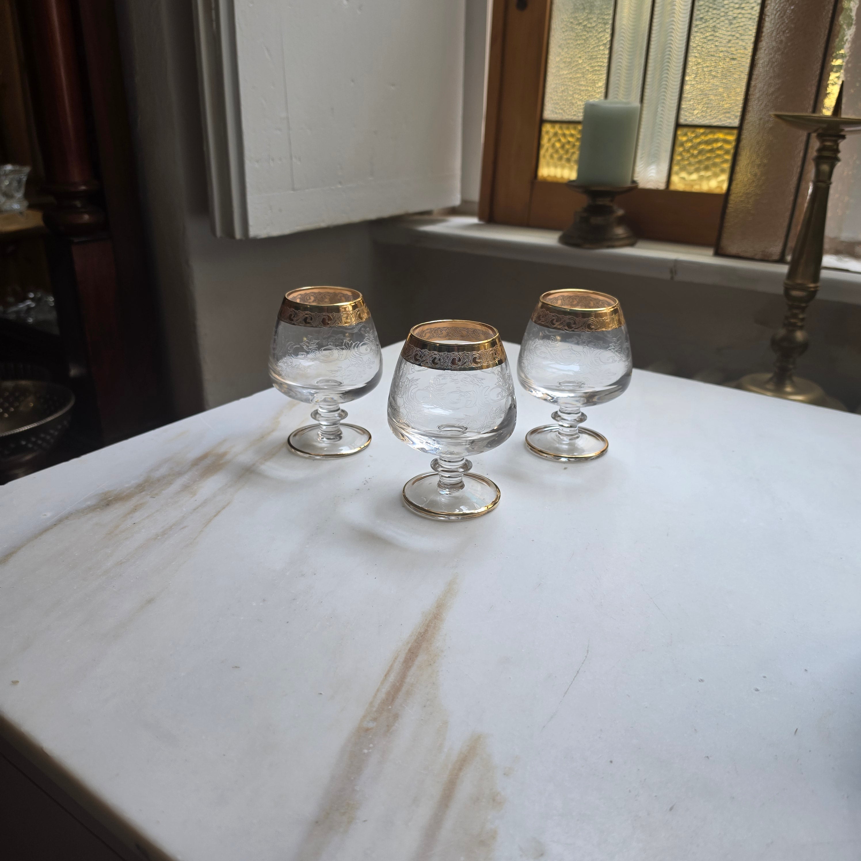 Vintage Cognacgläser / Schwenker mit Ätzdekor & Goldrand