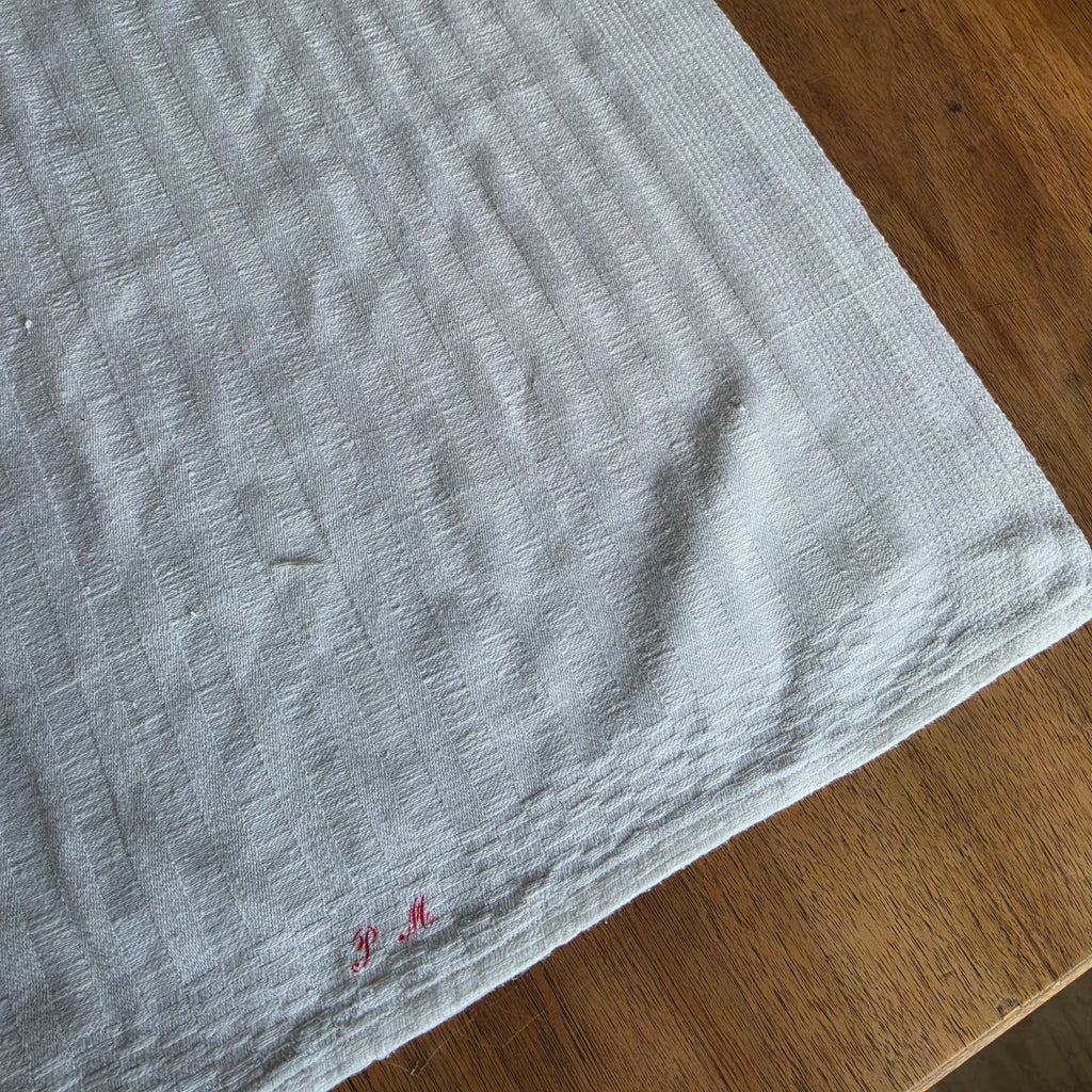 Vintage Leinen-Küchentuch mit rotem Monogramm "P M" - 50x100cm