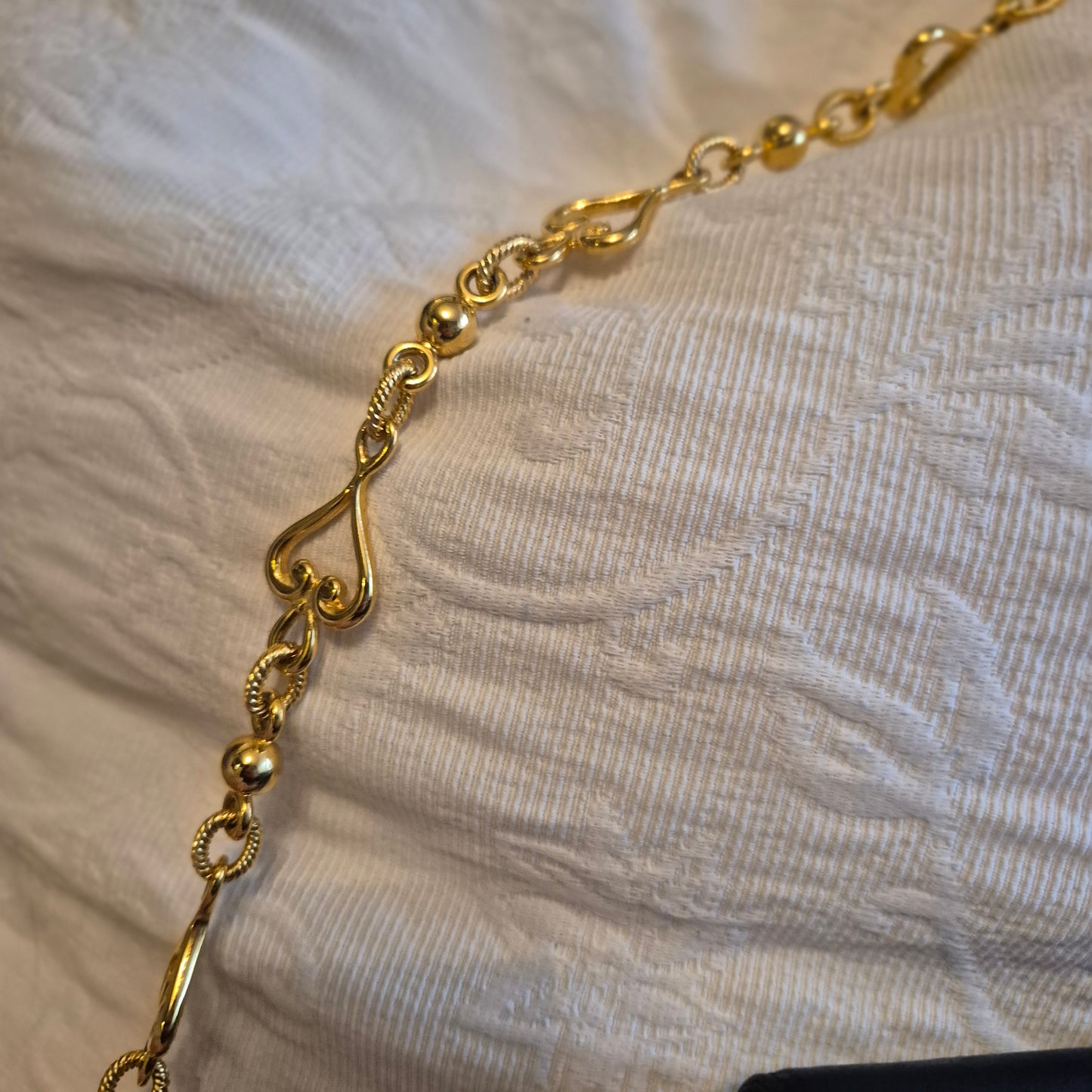 Vintage Moschino schwarze Schultertasche mit Herz 90er Jahre