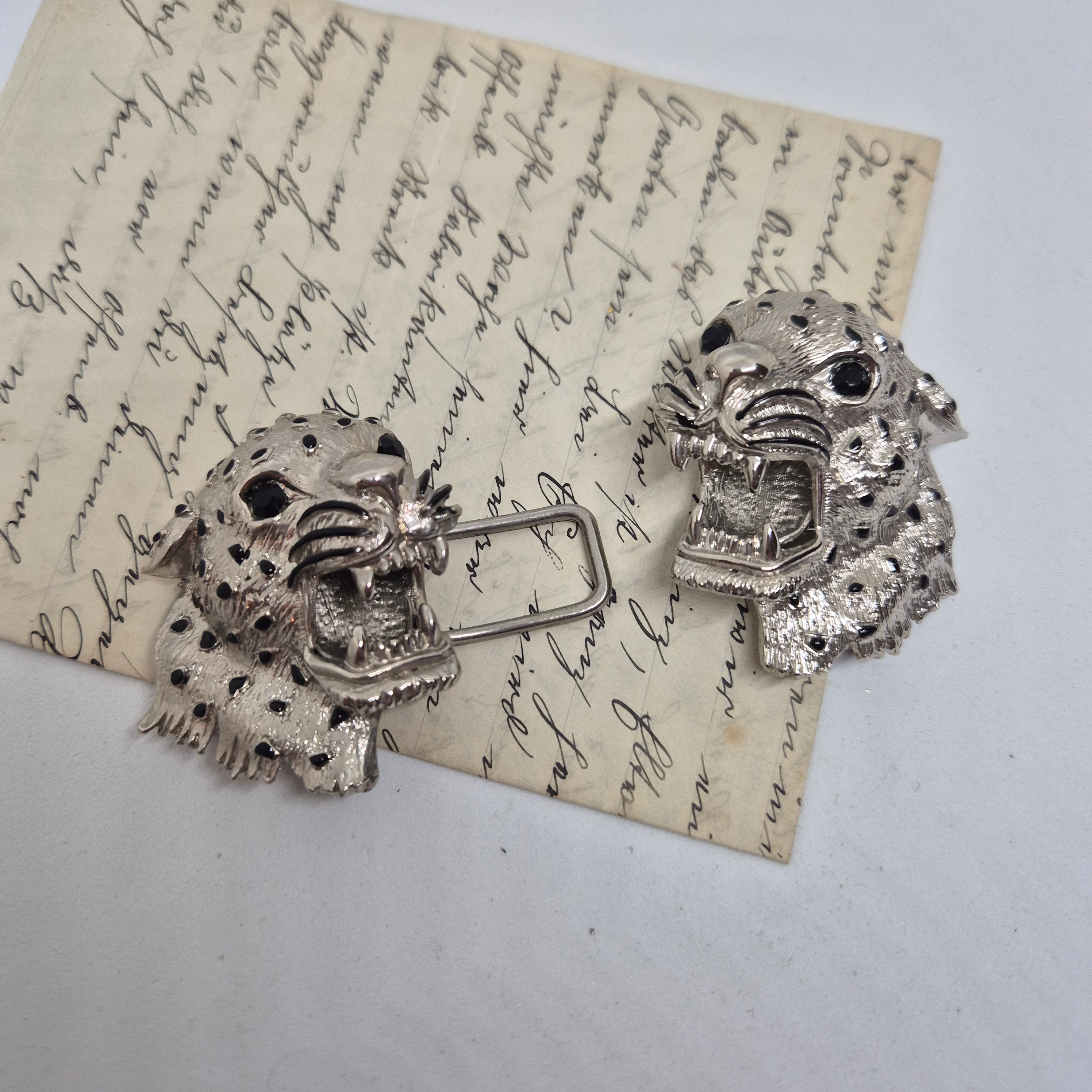 Vintage Gürtelschnalle 2-Teilig Trachtenschnalle Taillengürtel aus den 80ern-Handmade aus Berlin silber schwarz Gepard Leoparden Kopf