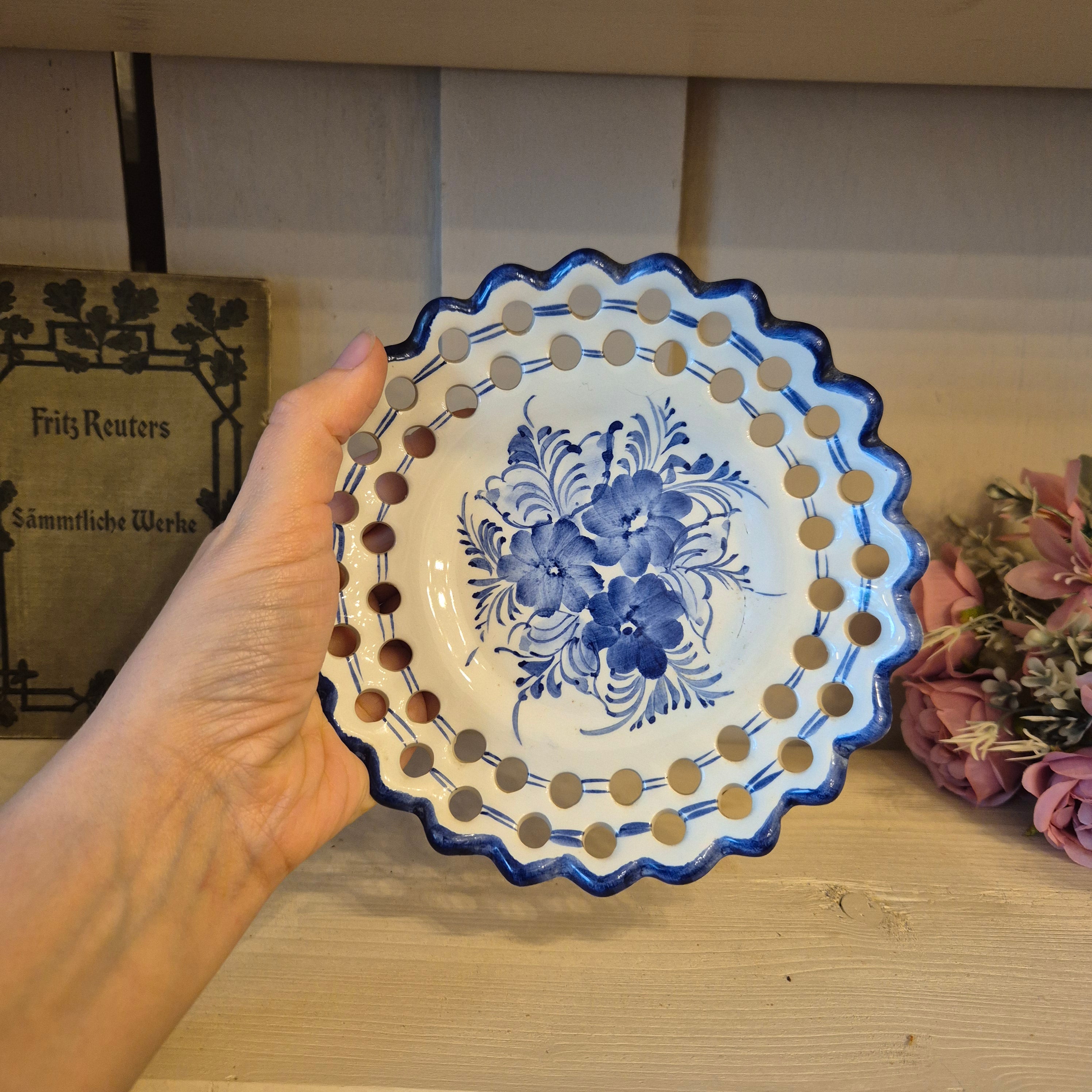 Vintage Handgemachter Zierteller Wandteller blau weiß