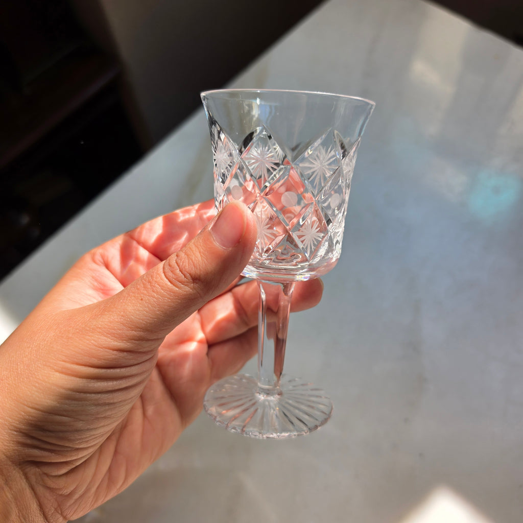 Edles Kristall-Likörglas mit Facettenschliff – Eleganter Schnaps- & Digestif-Kelch - Vintage-Stil