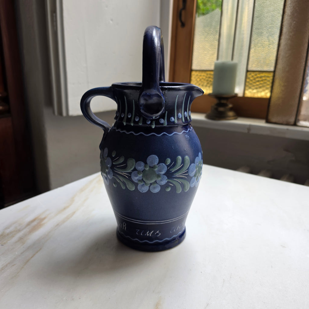 Antike wunderschöne blaue Vase mit Henkel Krug Handbemalt Blumen