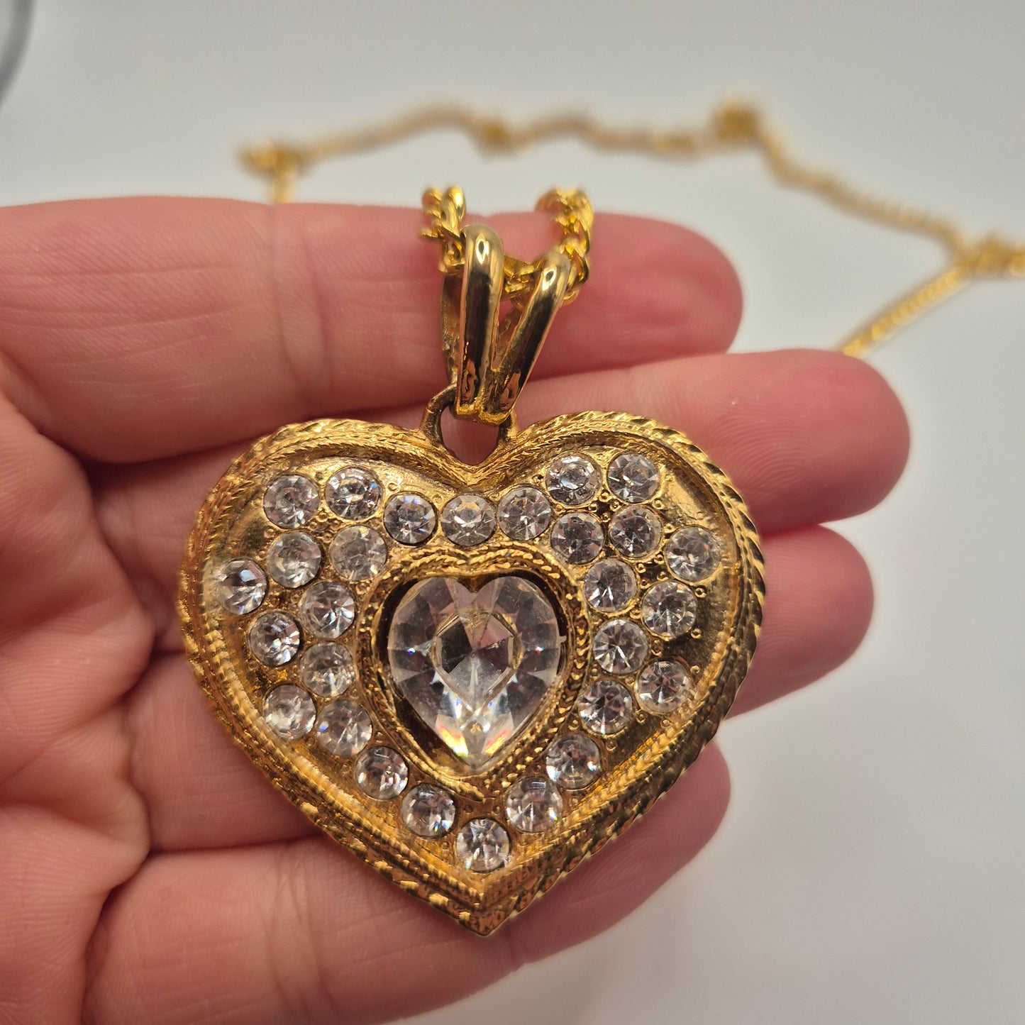 Romantische Vintage Herz-Halskette – Funkelnder Chic im Retro-Stil