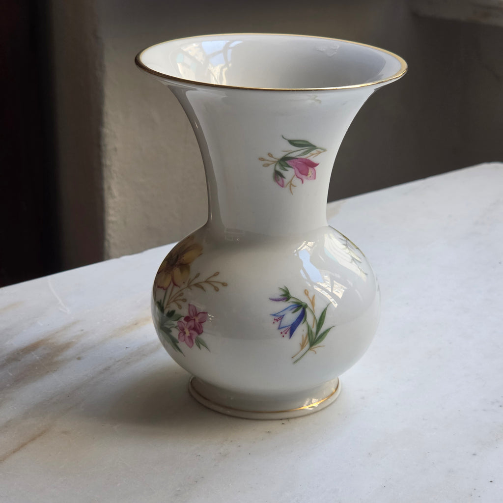 Vintage Weimar Porzellan Vase „Christa“ – Kleine Blumenvase mit Goldrand & Wildblumen-Dekor | Made in Germany