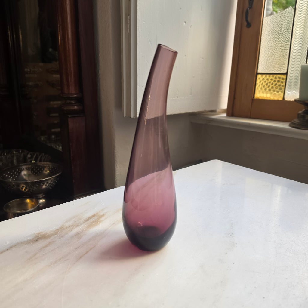 Moderne Mundgeblasene Glasvase in Trompetenform – Amethyst-Farbverlauf
