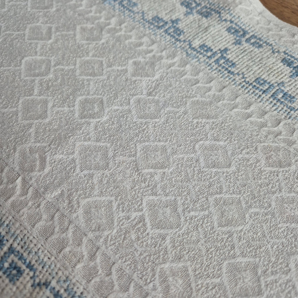 Antiker Baumwolle Tischläufer handbestickt mit mini Fleck! 29x170cm mit Fransen blau weiß