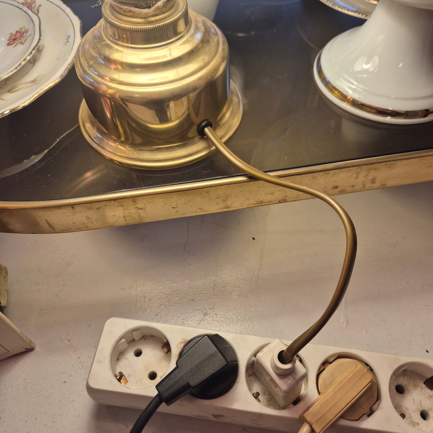 Antike Messing Petroleumlampe (ohne Schalter & mit kurzem Kabel)