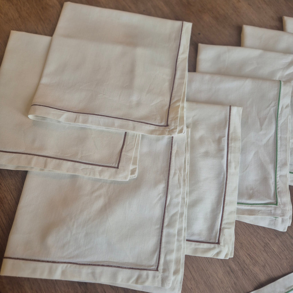 9x Grüne Stoffservietten Vintage 47x47cm Grün und brauner Rand Baumwolle Leinen