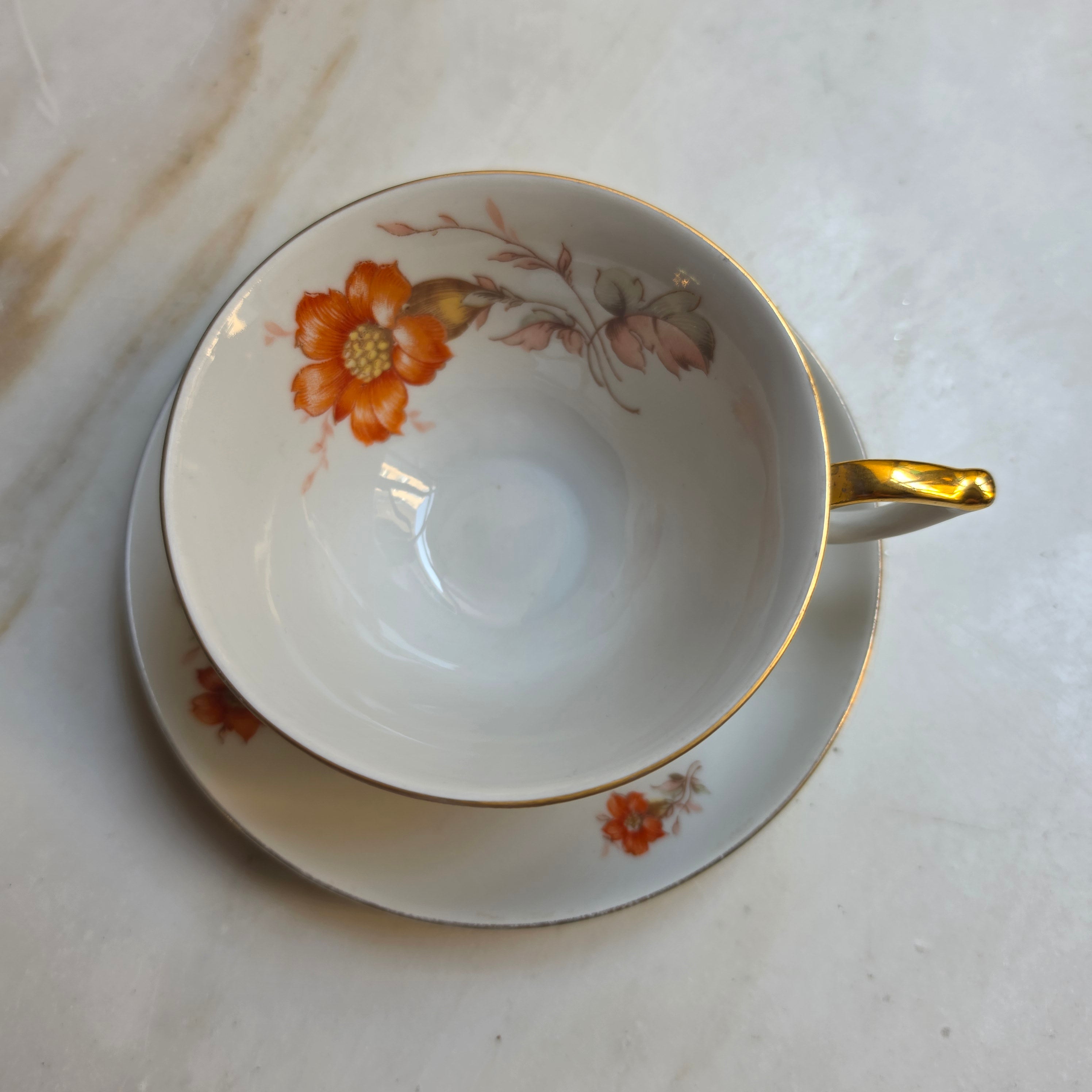 Vintage Porzellan Sammeltasse mit Untertasse – PMR Bavaria Jaeger & Co. | Florales Dekor in Orangerot & Goldverzierung