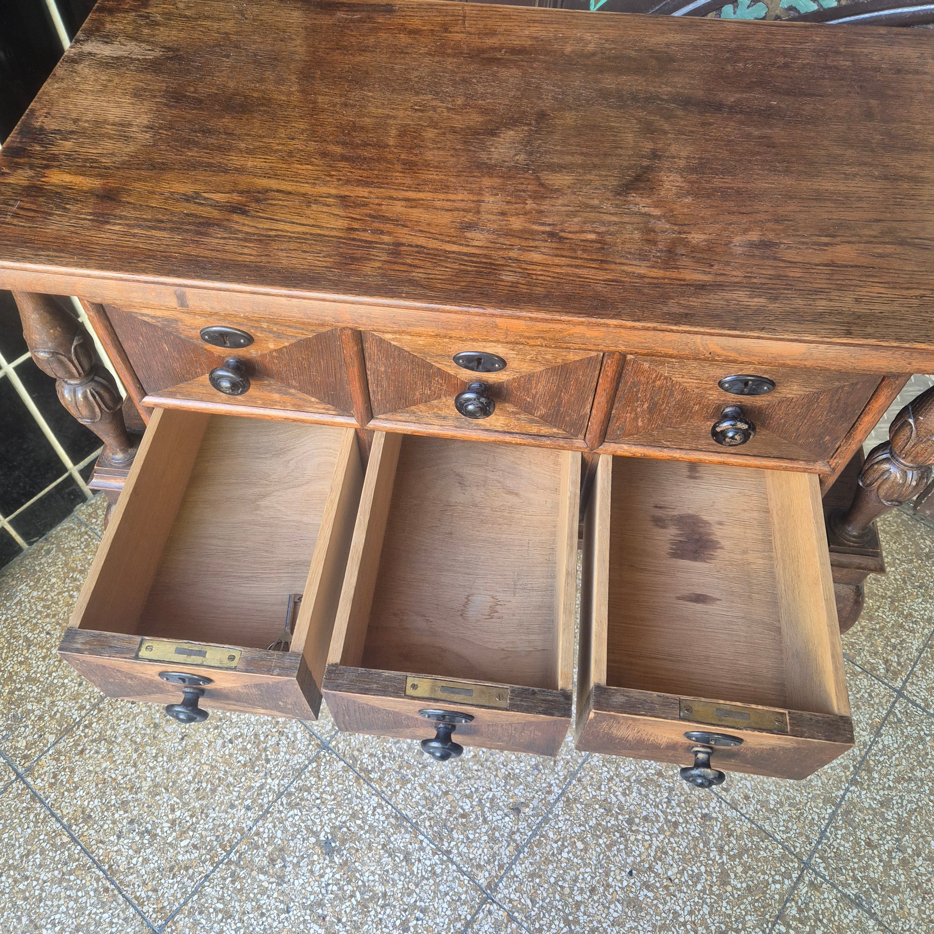 Antike Vintage-Kommode aus Massivholz mit 6 Schubladen – Echter Blickfang mit Geschichte