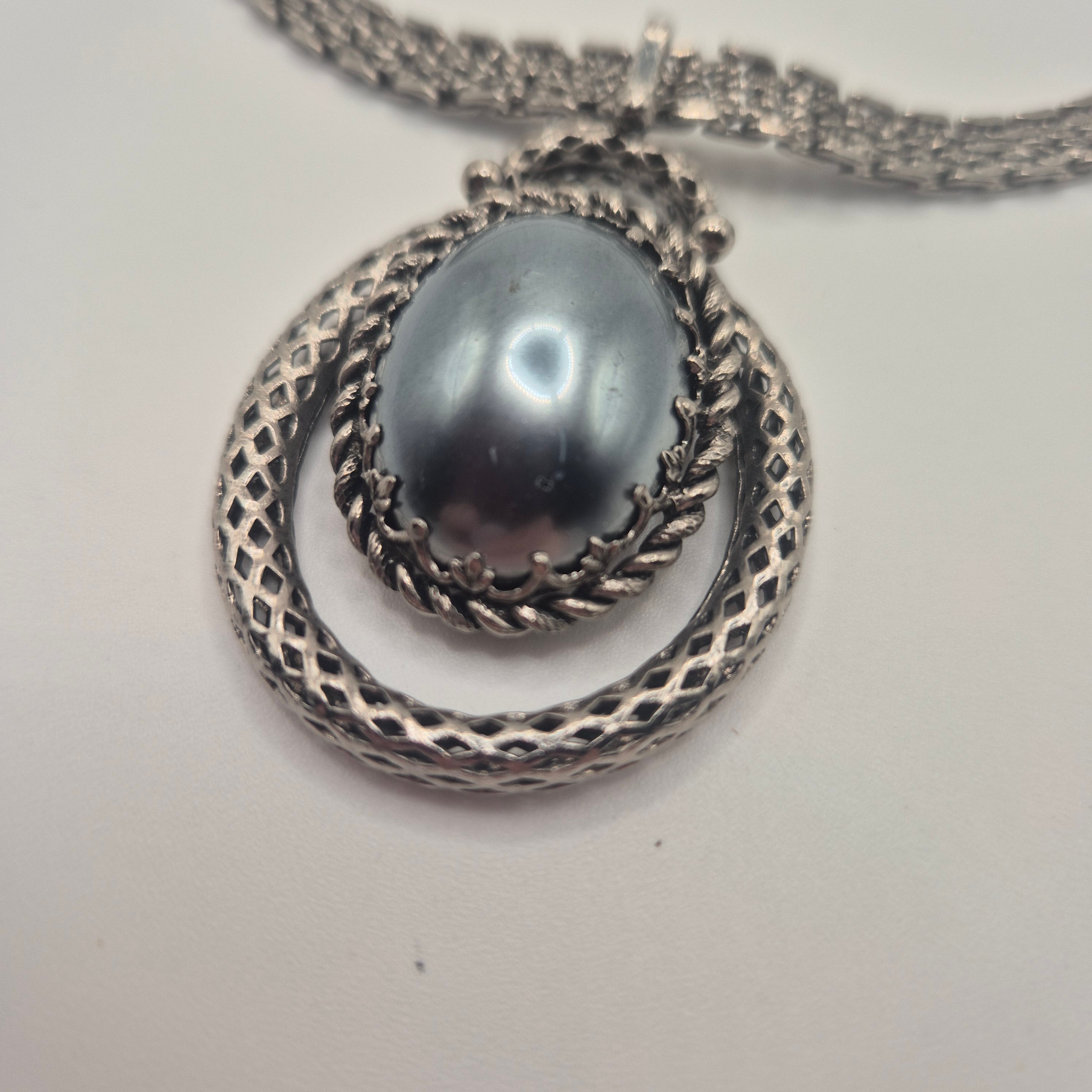 Statement Vintage-Collier – Altsilber-Optik mit dunkler Perle