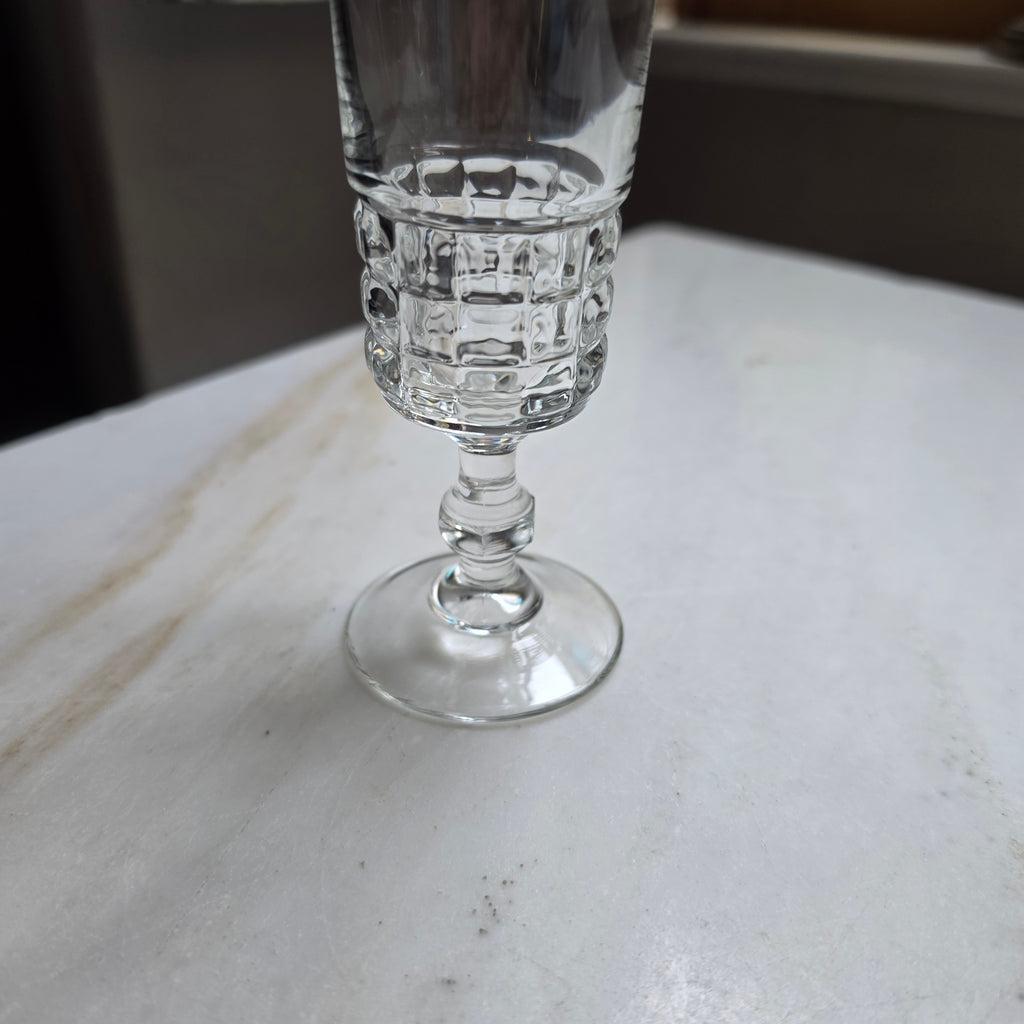 Eleganter Vintage-Likörkelch aus Kristallglas mit Schliffmuster