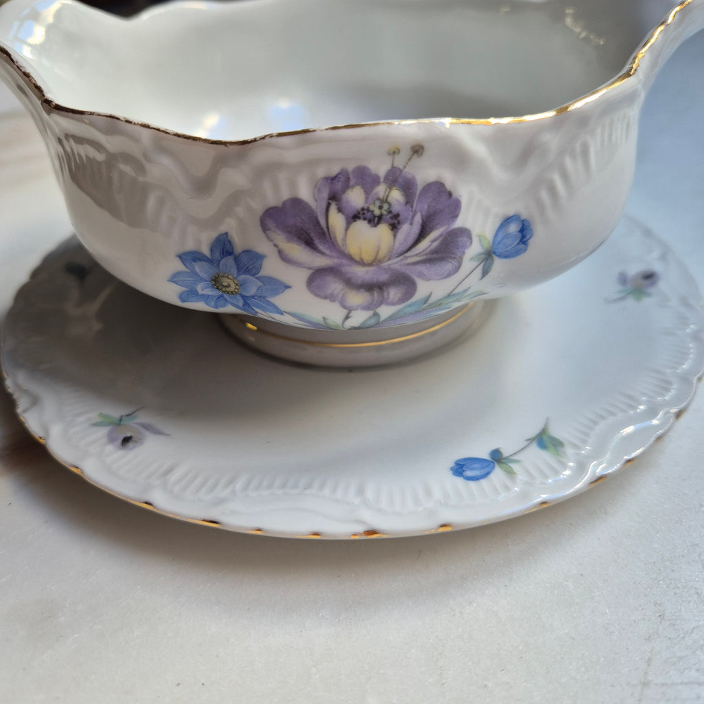 Antike Porzellan Sauciere weiß mit Blumendekor Thun (minimal beschädigt)