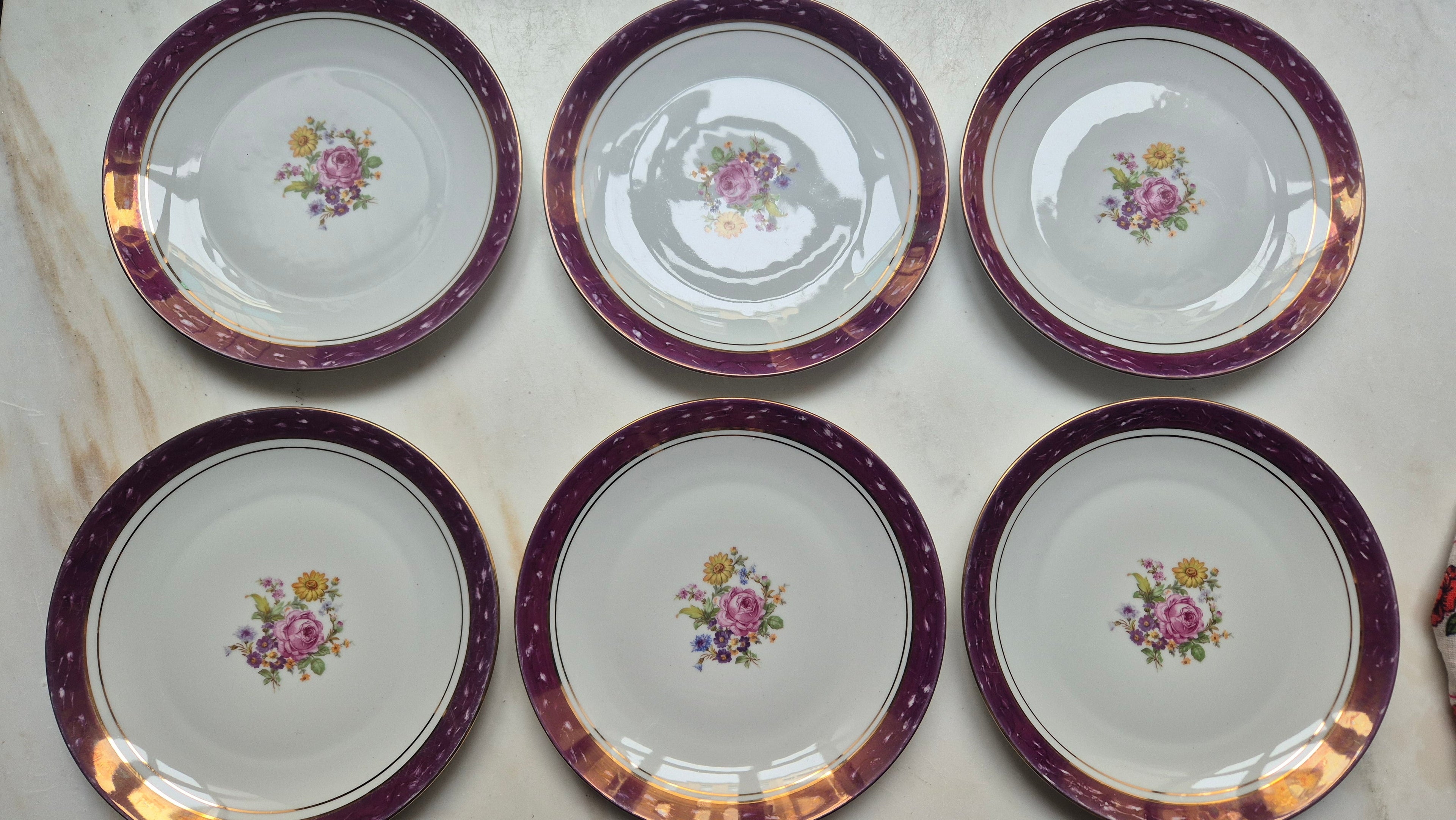 6x Antike flache Speiseteller Blumendekor weiß mit lila Goldrand