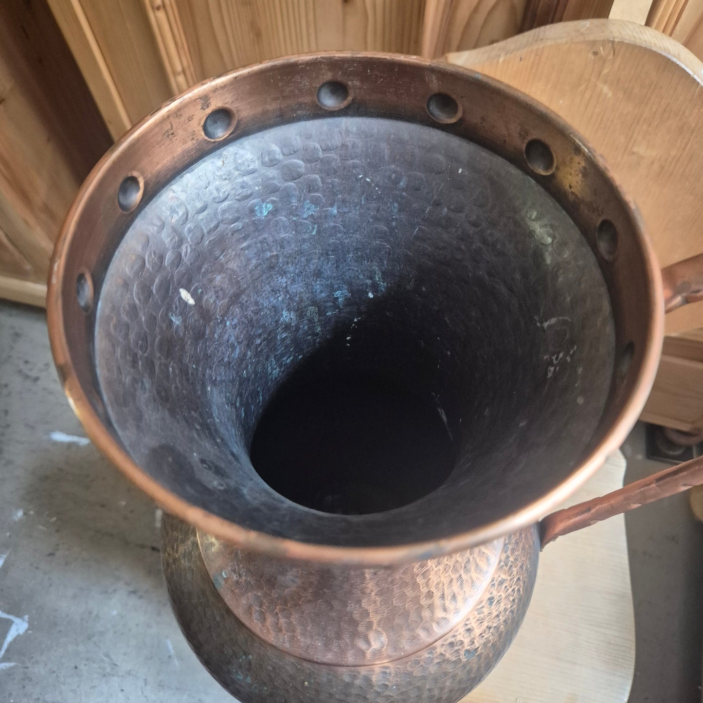 Große Vintage Kupferkanne Bodenvase