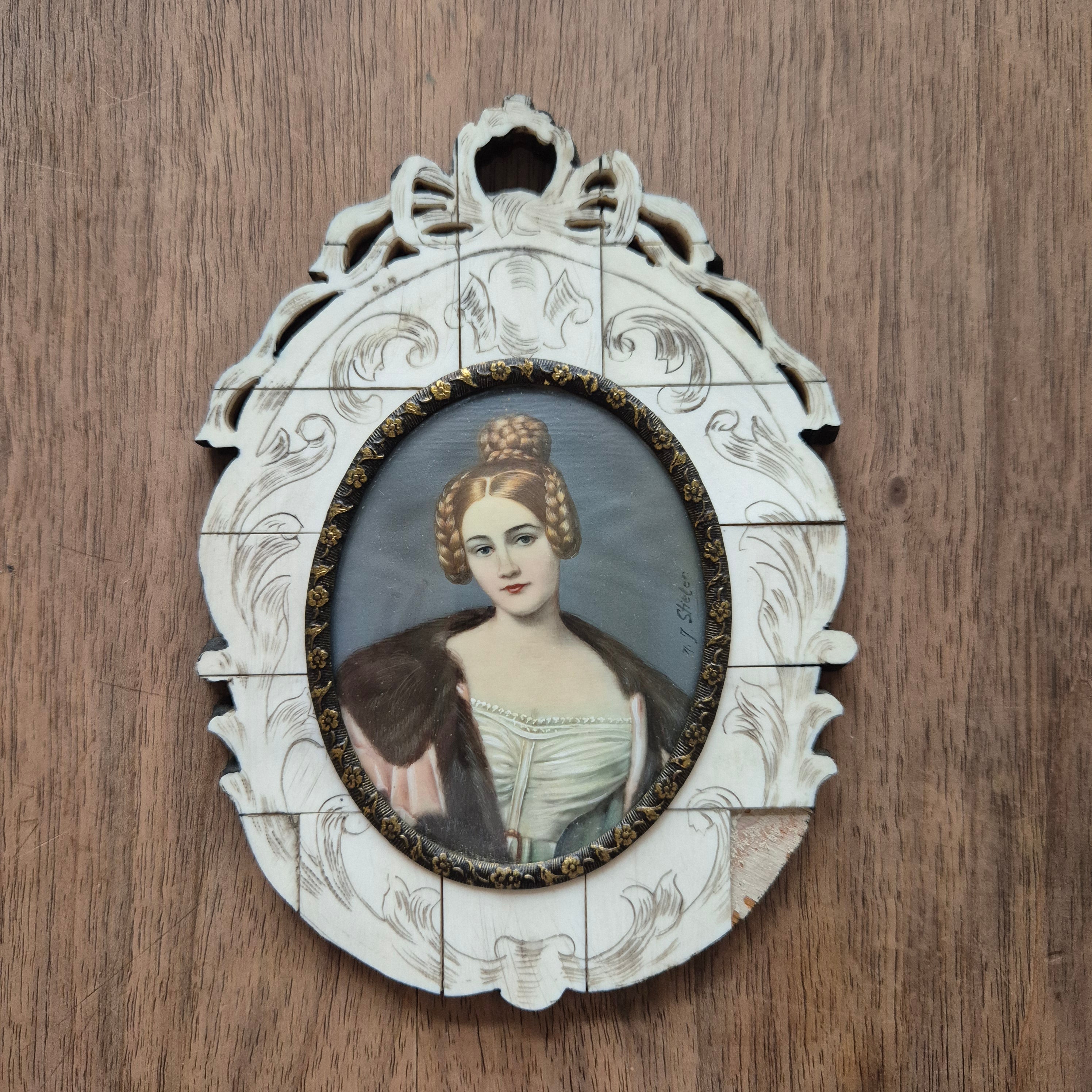 Antike viktorianische Miniaturmalerei / Lupenmalerei Porträt "Caroline von Holnstein" auf Bein / Porzellan Holz