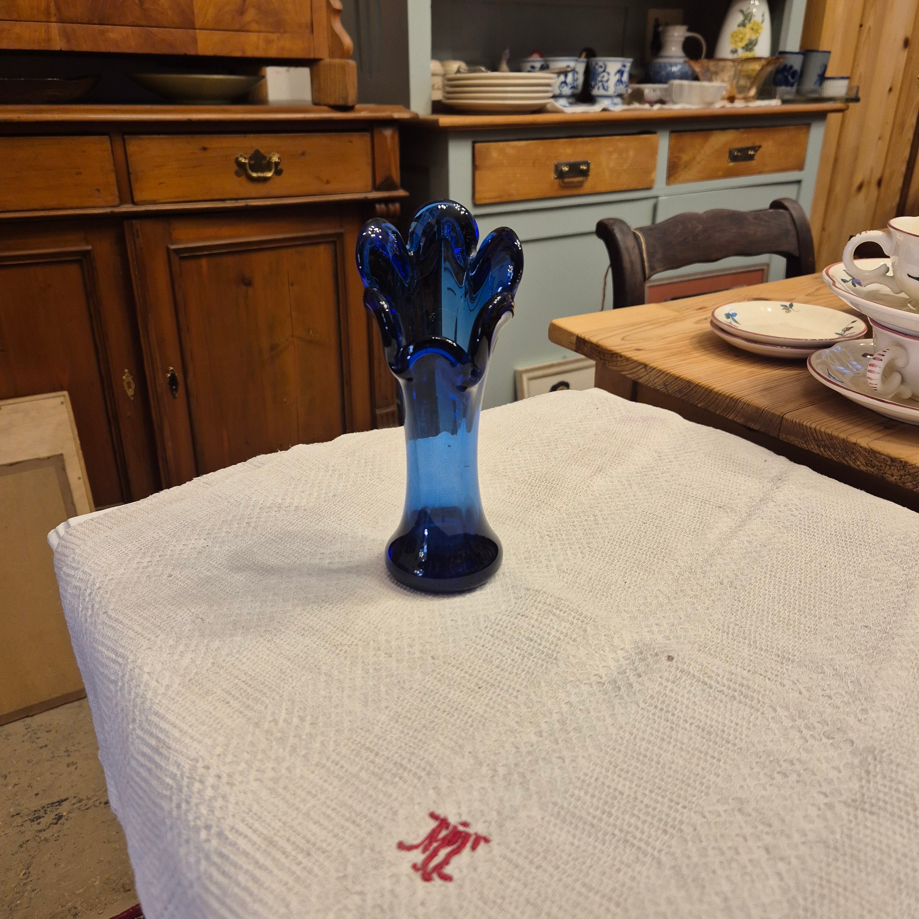 Vintage Glas Vase Glaskunst blau  Mid Century Swing 5 Finger Design Stretch