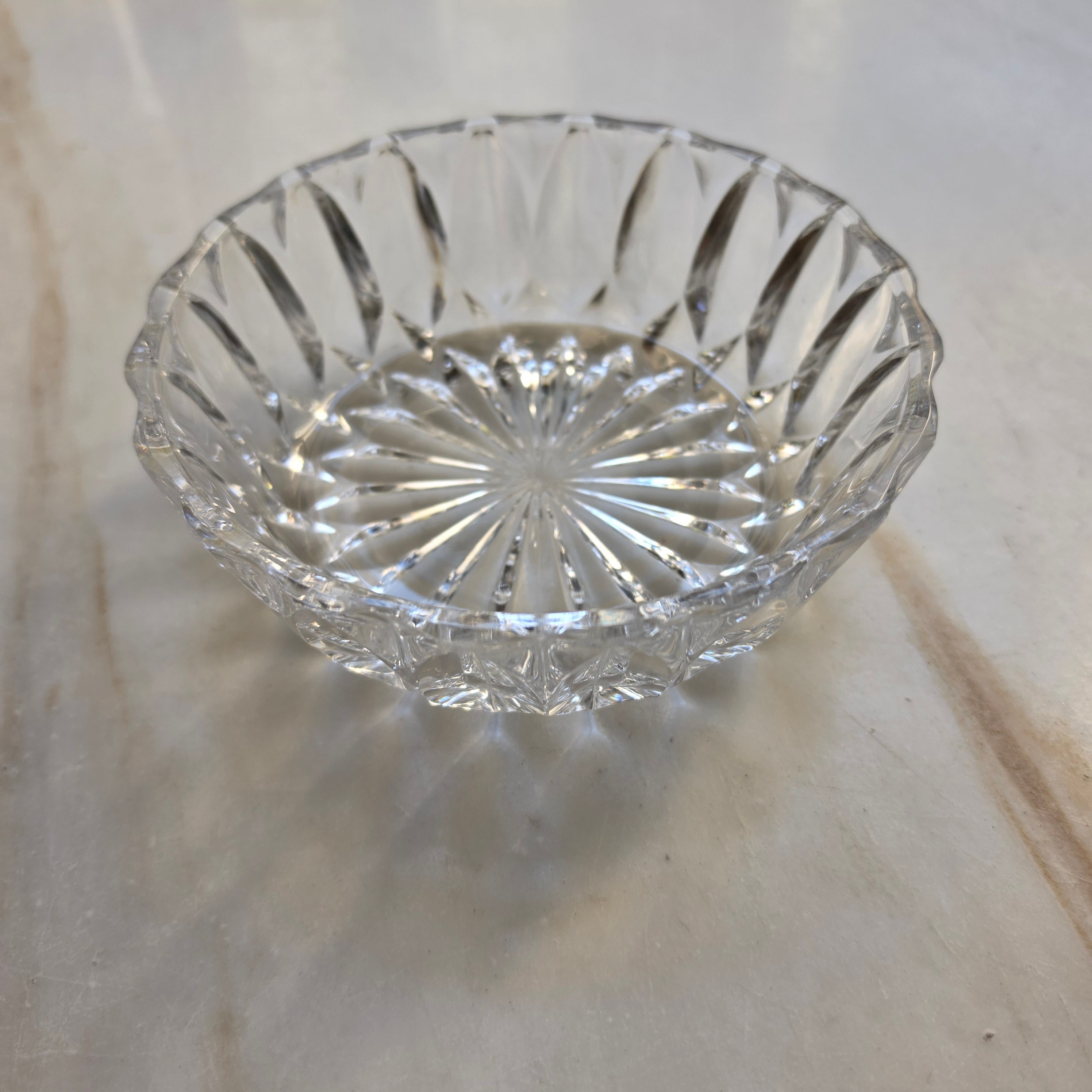 Vintage Glasschale in Kristalloptik für Nascherein