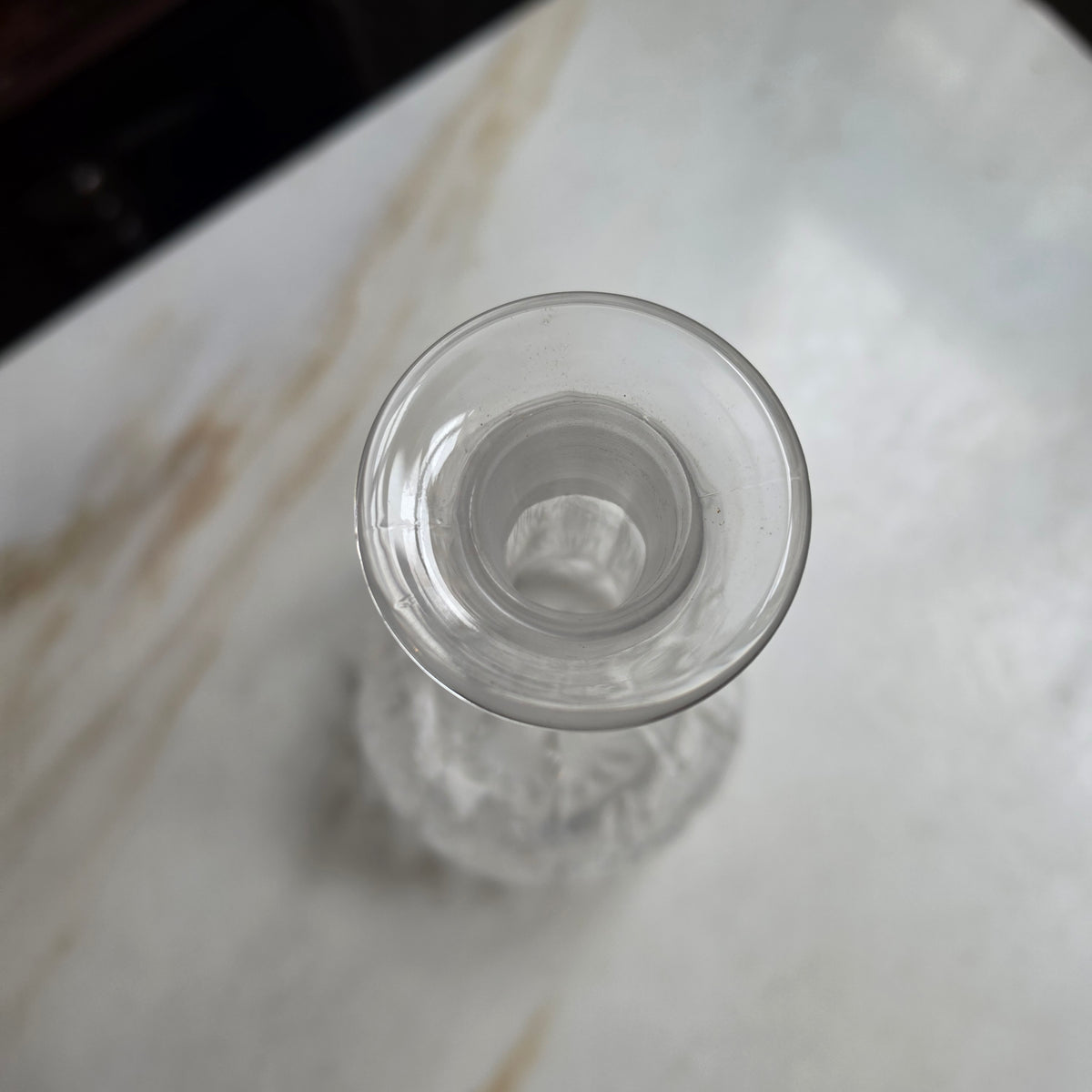 Edle Kristall-Karaffe mit Schliff & Kugelstopfen – Elegante Dekantierflasche für Whiskey, Likör & Wein
