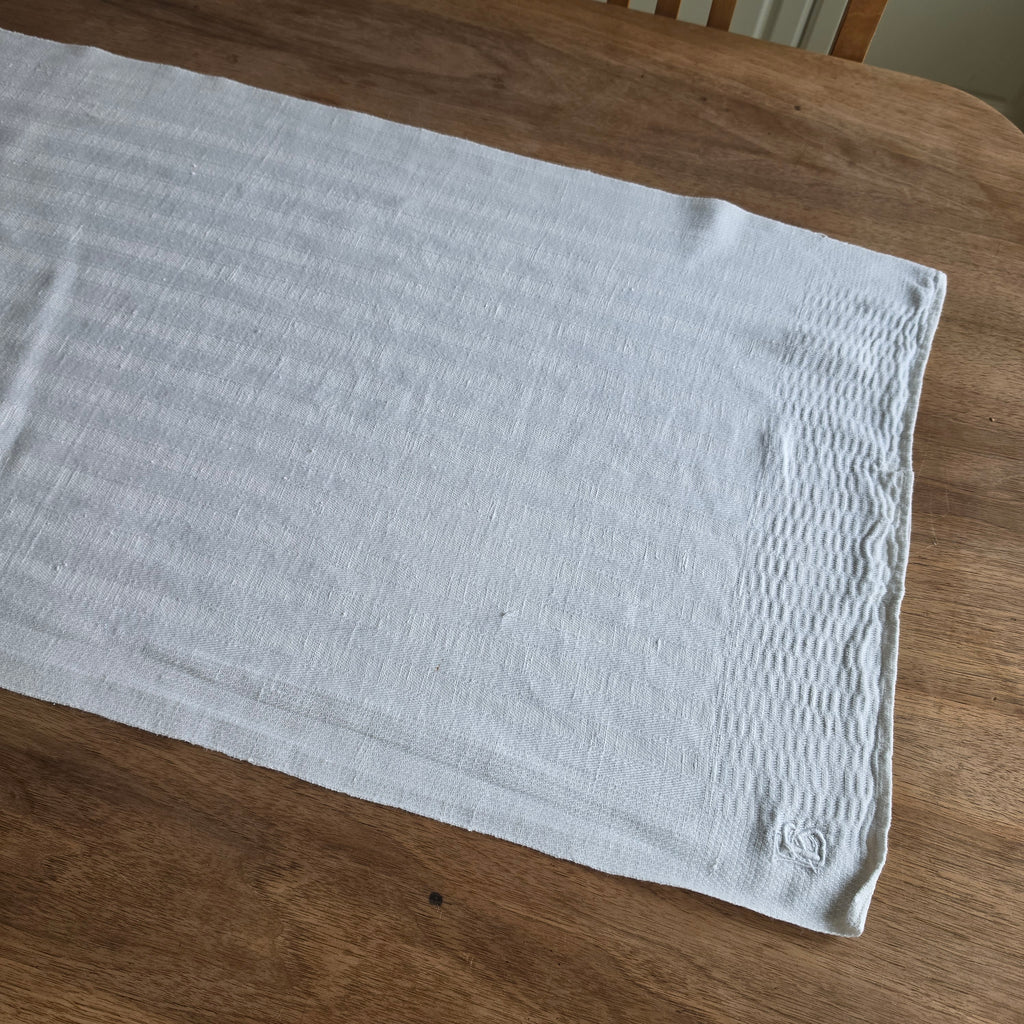 Edles Vintage Leinentuch mit Monogramm-Stickerei „B“ & Waffelstruktur-Bordüre - 46x97cm