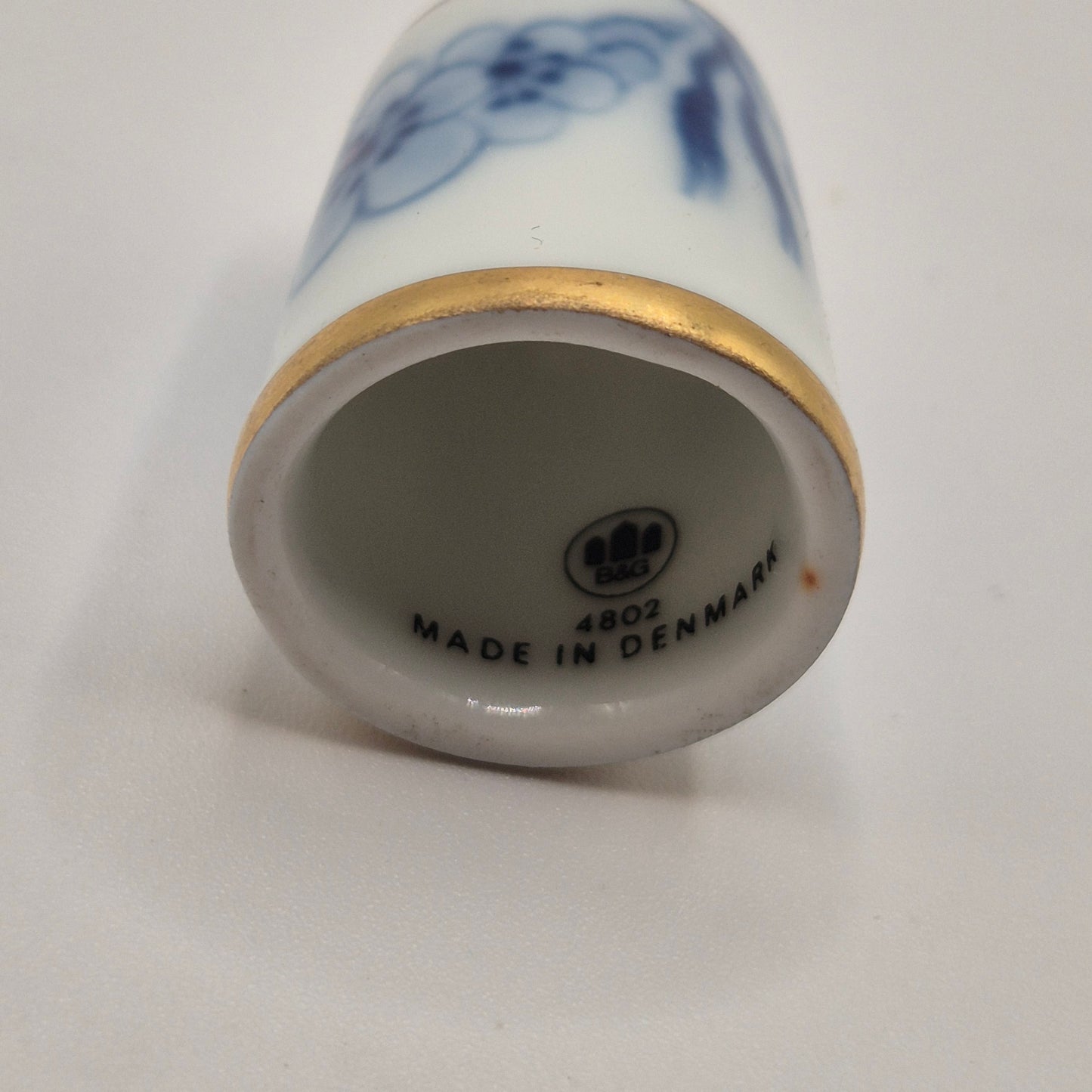 B&G Fingerhut Porzellan Made in Denmark Vintage blau weiß Goldrand Handmade