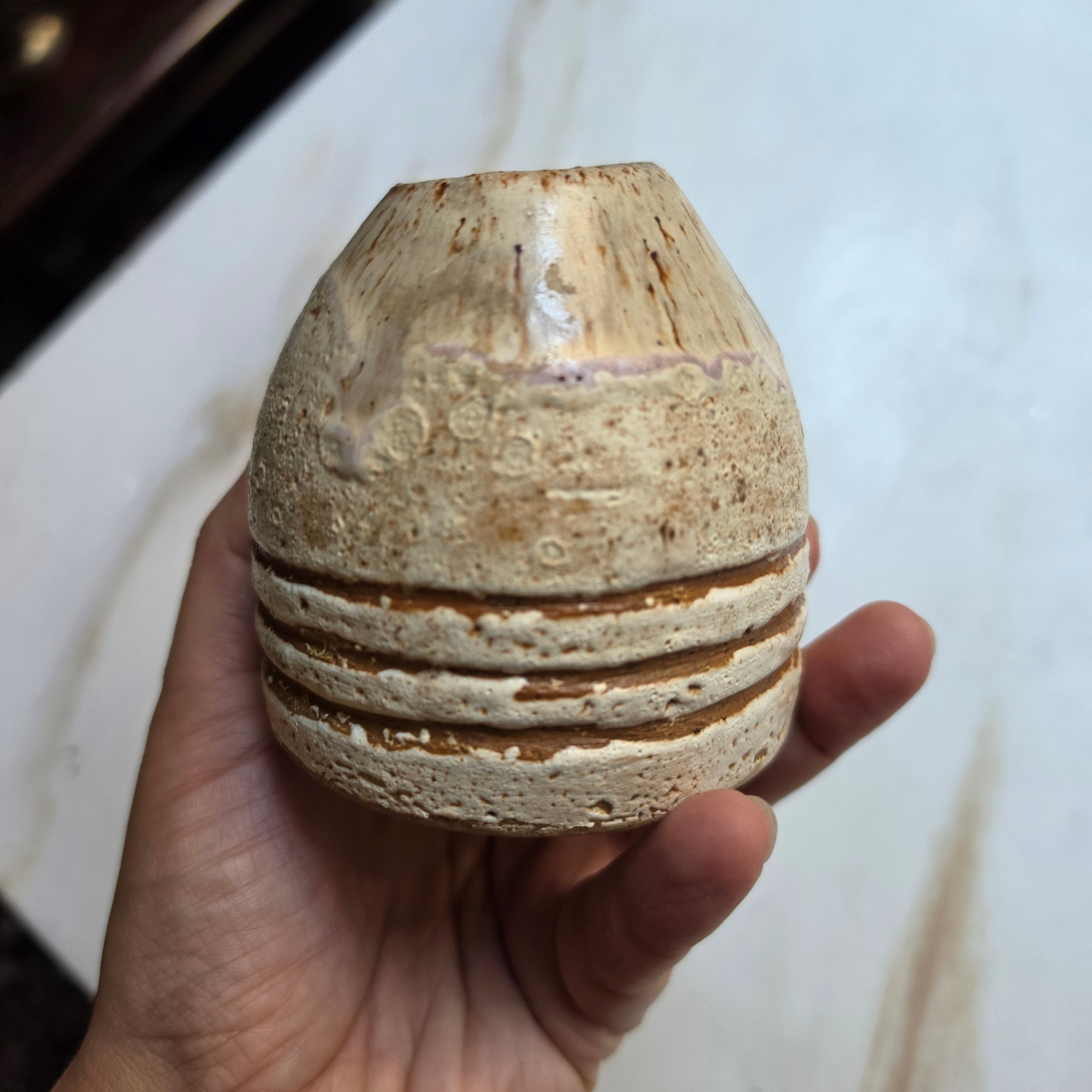 Kleine Vintage Keramik-Vase - Solitärvase – Handgefertigt (1982)