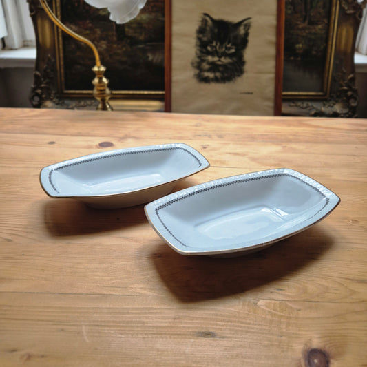 2xAlte Servierteller Schüsseln Teller Vintage Silesia Porzellan weiß gold schwarz