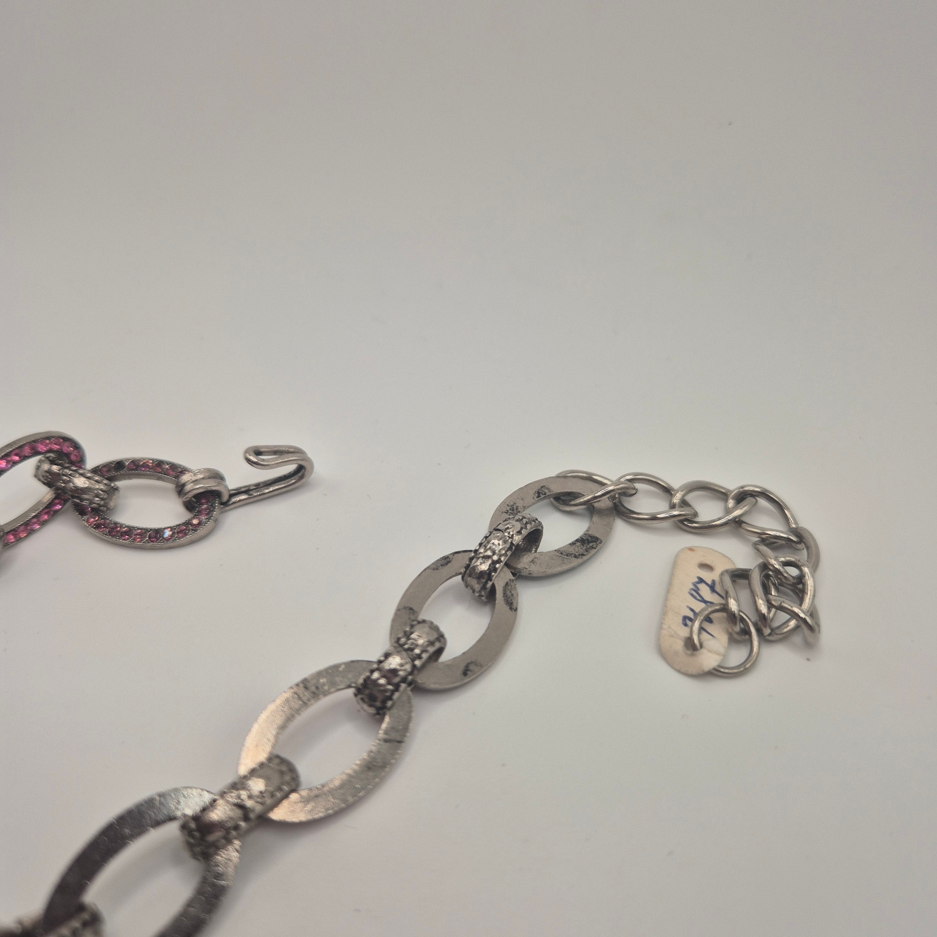 Extravagante Vintage-Halskette im Barock-Stil – Statement-Piece mit dunklem Glas Amethyst & bunten Akzenten