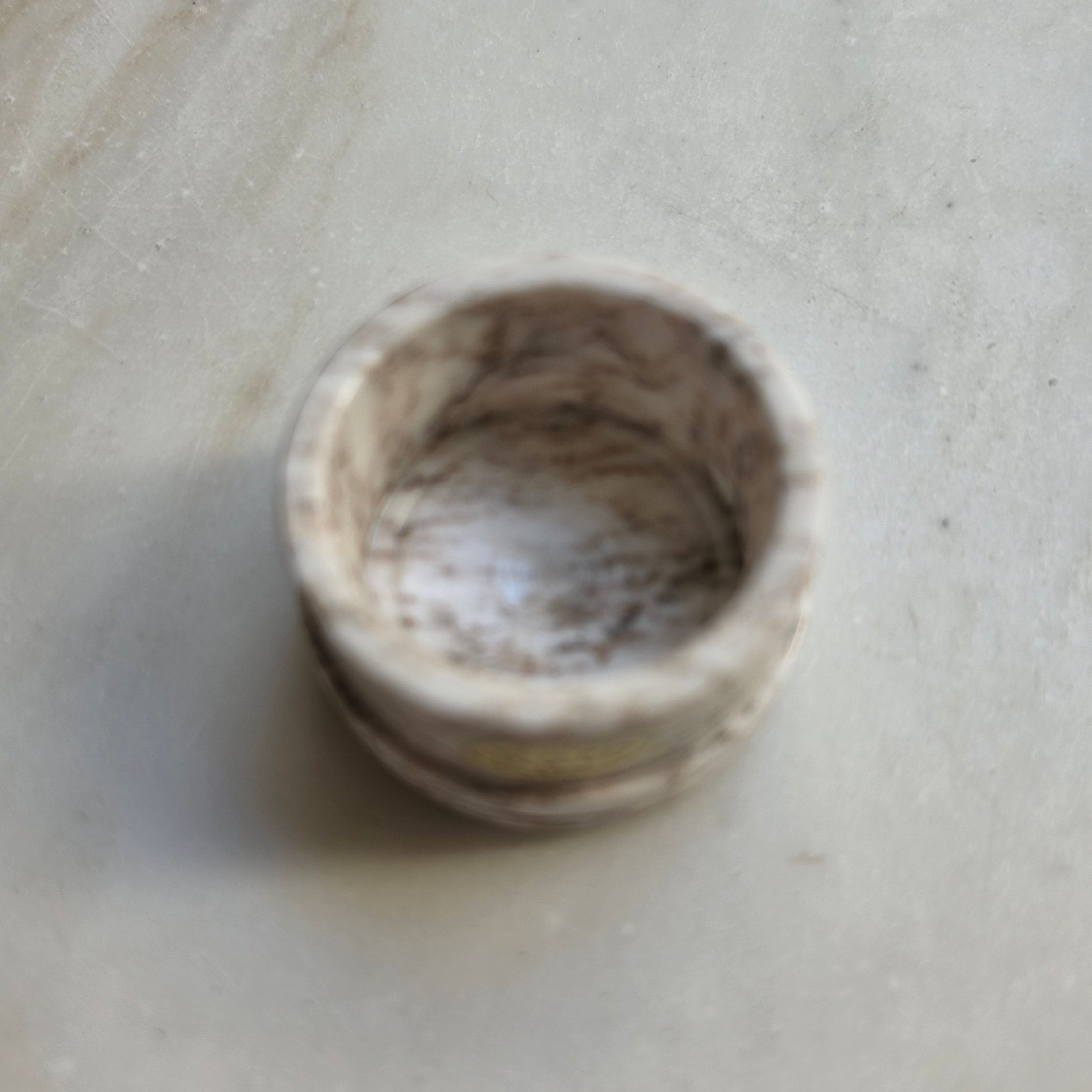 Vintage Marmordose mit Messingring & Deckel | Artesanía Raco Chile