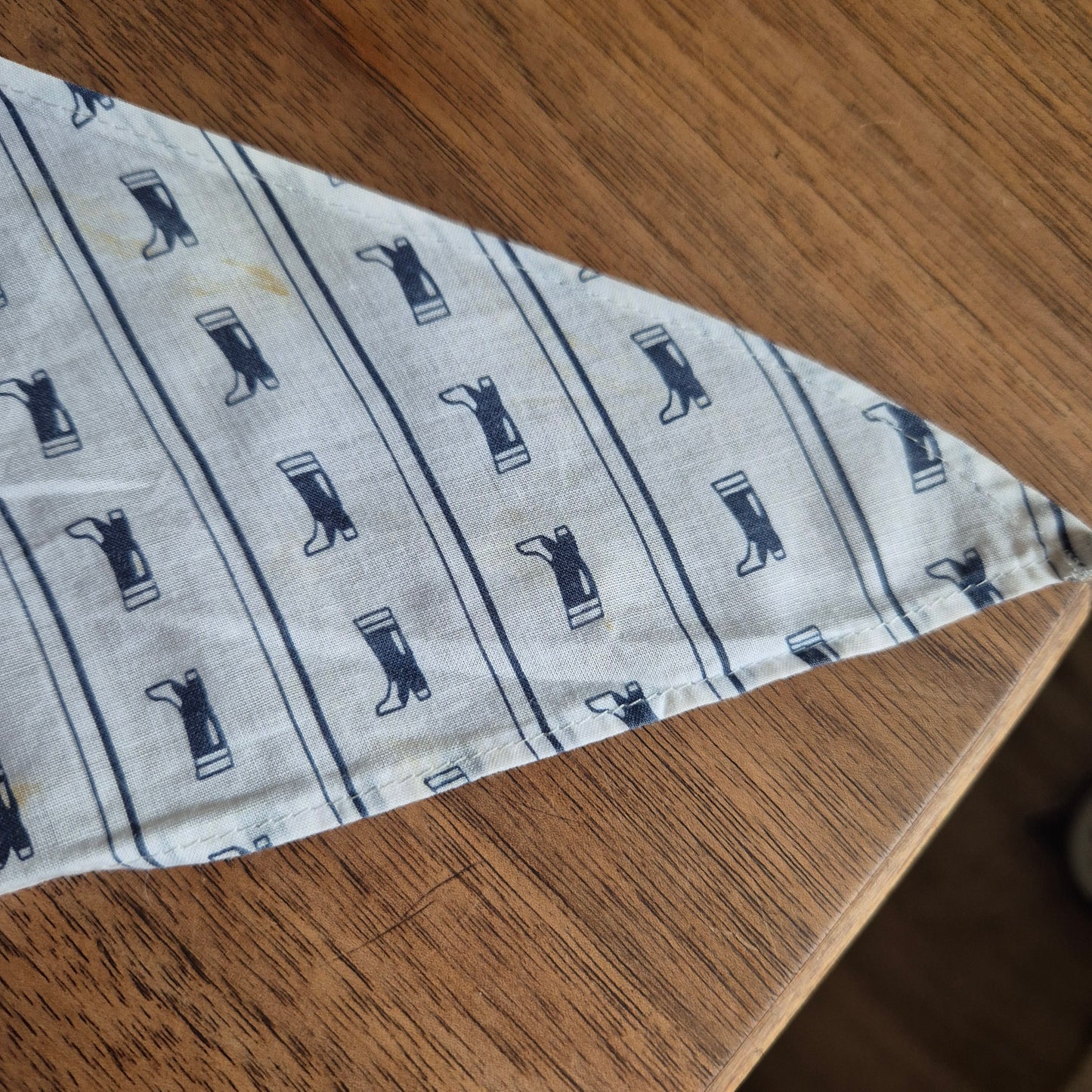 Dreiecktuch Vintage weiß blau mit Stiefelmotiv  Halstuch Kopftuch 120x80cm