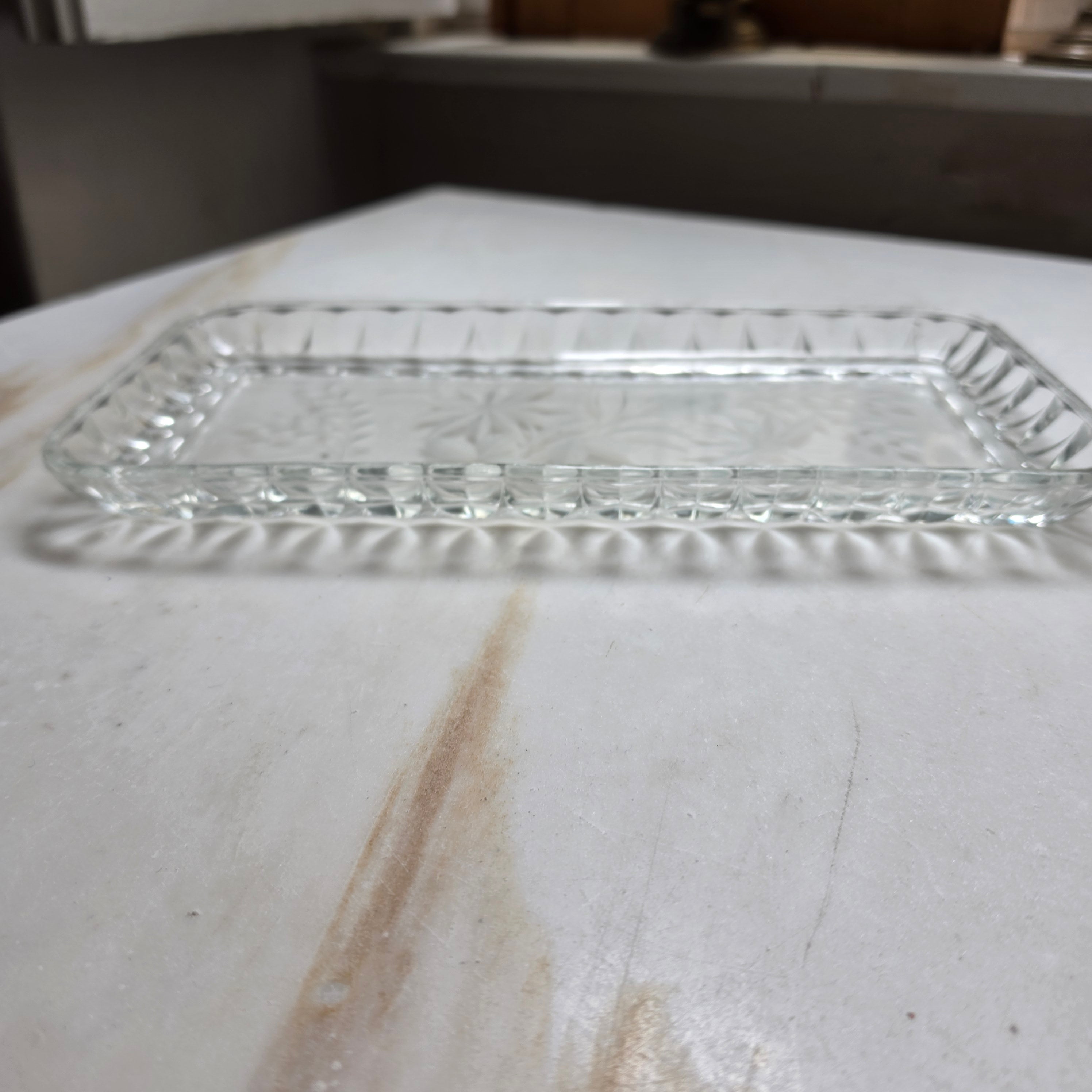 Vintage Glas-Anrichteplatte mit Blumen- & Ähren-Schliff – Längliche Servierschale - Kuchentablett aus Pressglas