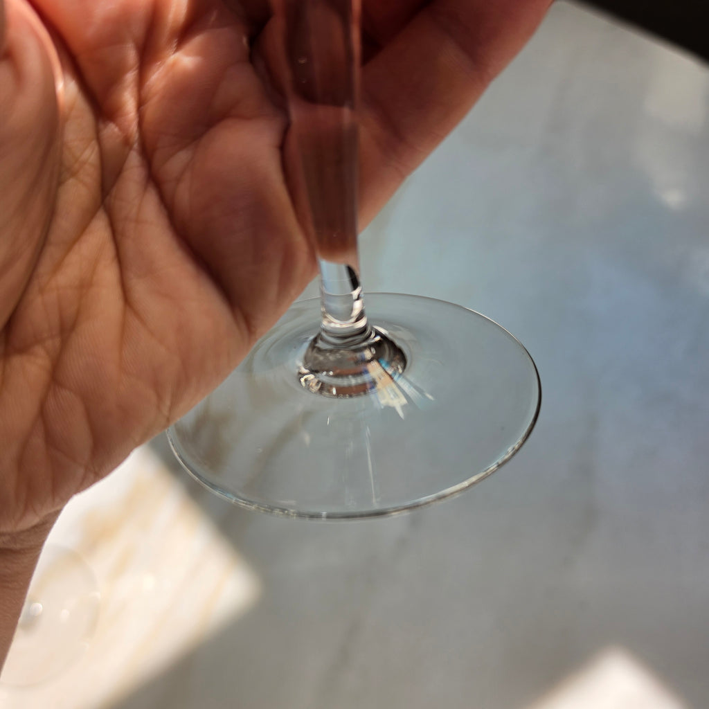 Elegantes Vintage Kristallglas mit Weintrauben-Gravur – Handgeschliffen