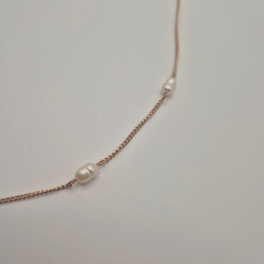 Elegante Gliederkette mit Perlen-Akzenten (Gold-Optik)