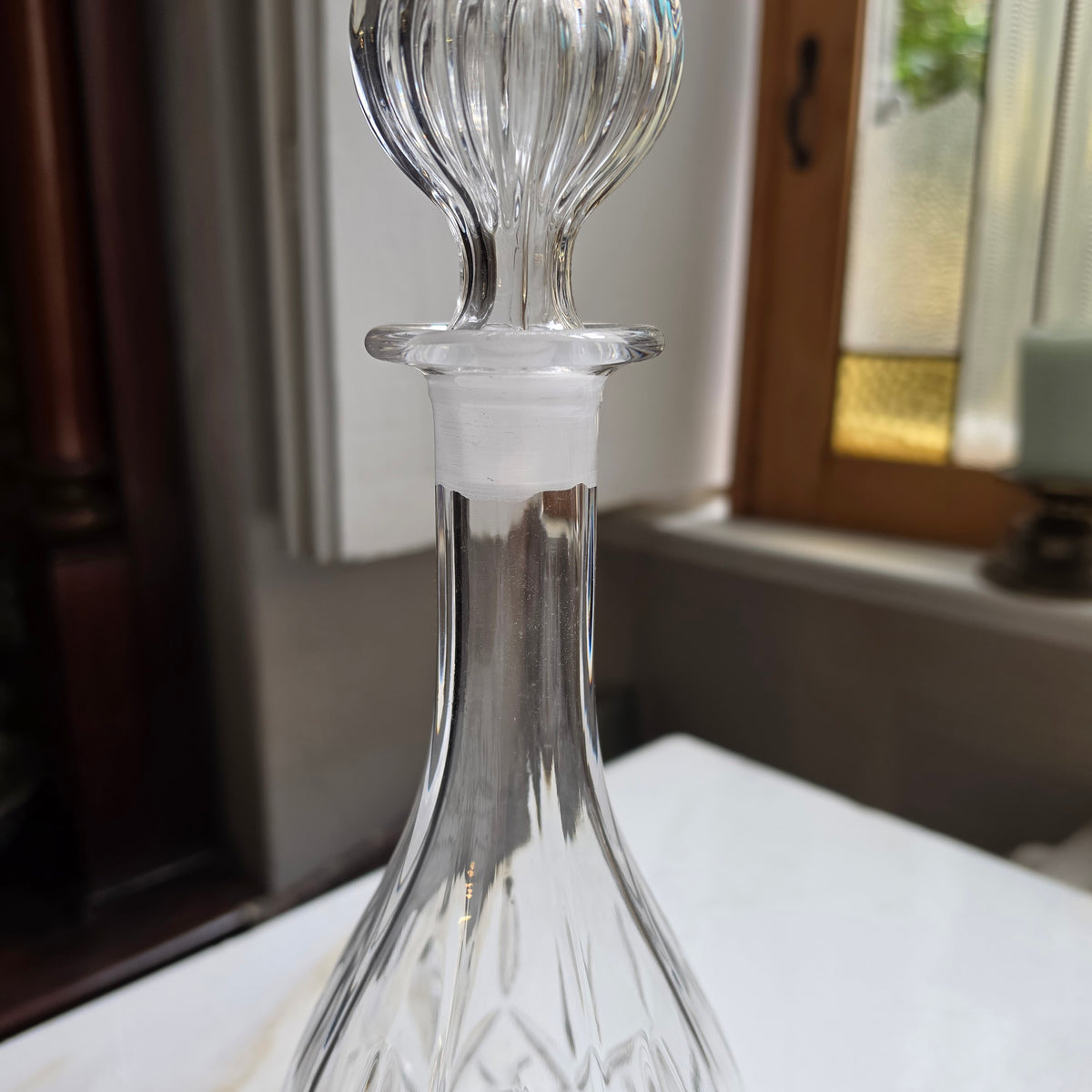 Edle Kristall-Karaffe mit Schliff & Kugelstopfen – Elegante Dekantierflasche für Whiskey, Likör & Wein