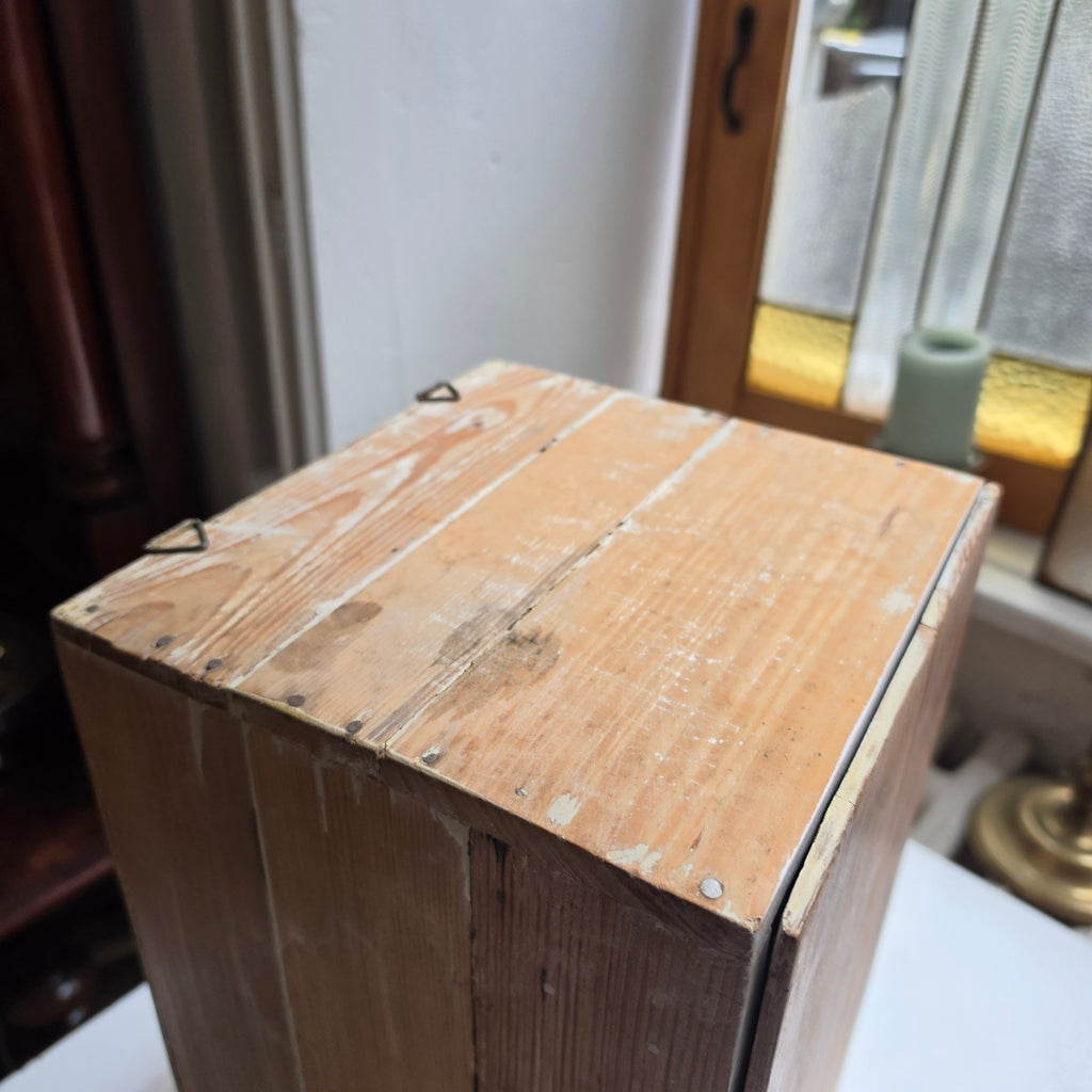 Rustikale Vintage-Holzkiste mit Deckel & Innenfach – Charmanter Holzkasten im Shabby Chic - Landhausstil