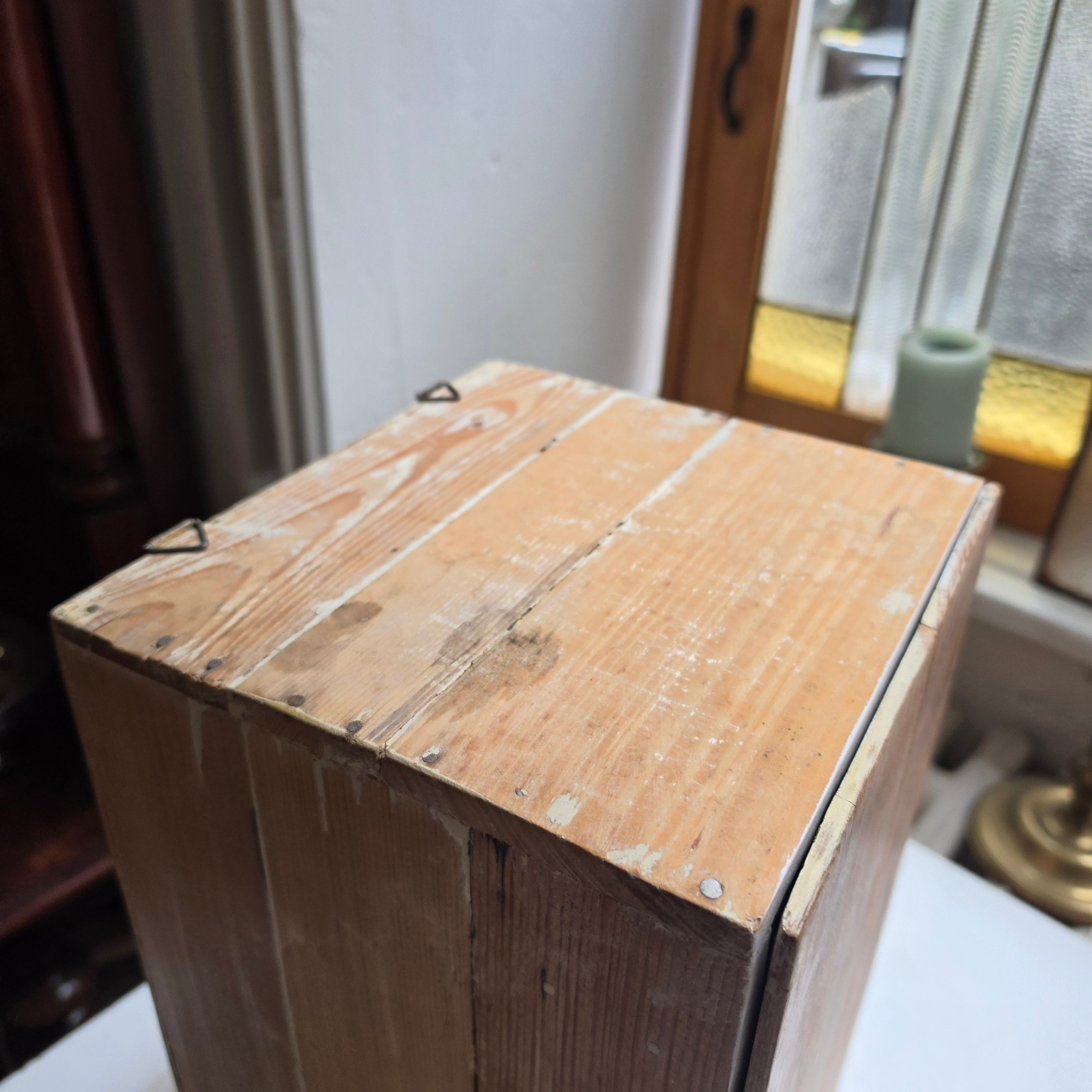Rustikale Vintage-Holzkiste mit Deckel & Innenfach – Charmanter Holzkasten im Shabby Chic - Landhausstil