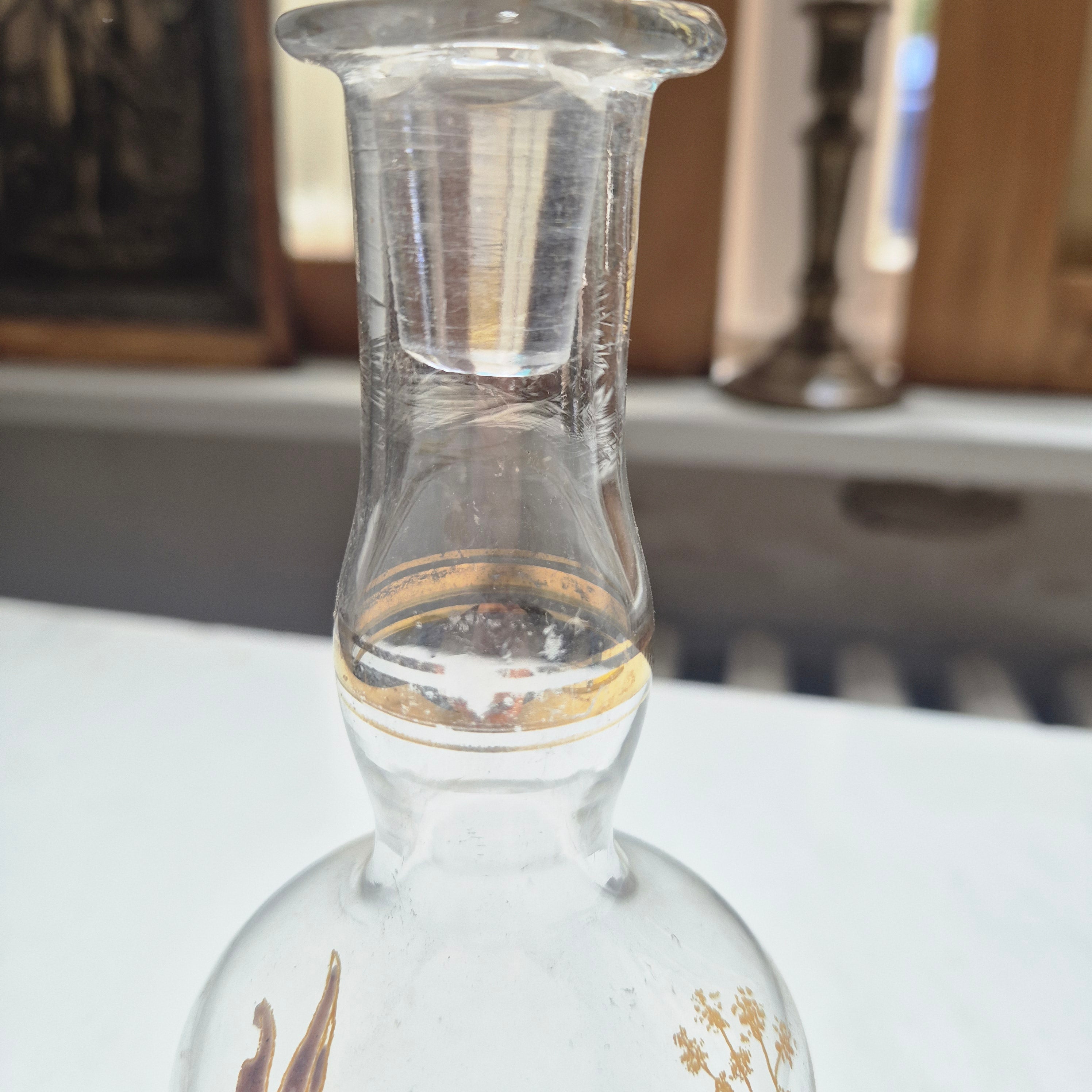 Antike Jugendstil Karaffe Glas Emaillemalerei aus Frankreich Hahnmotiv
