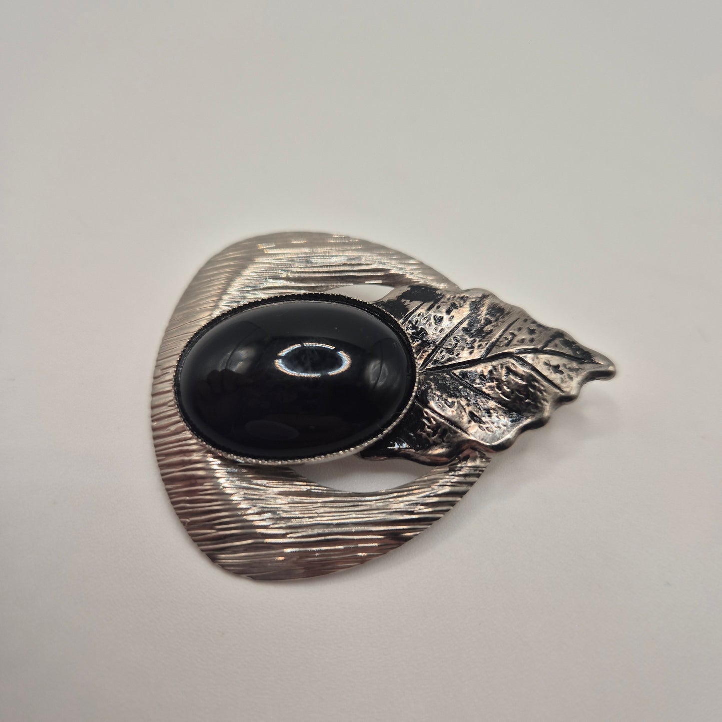 80er Jahre Vintage Brosche silberfarben schwarz Eichenblatt