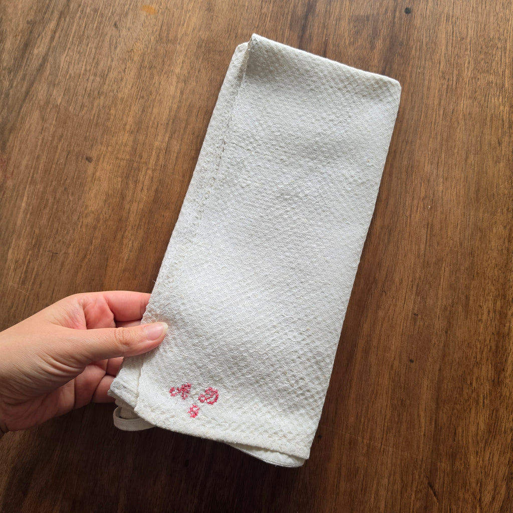 Handgewebter Vintage-Tischläufer aus Leinen mit Rosen-Monogramm 43x137cm