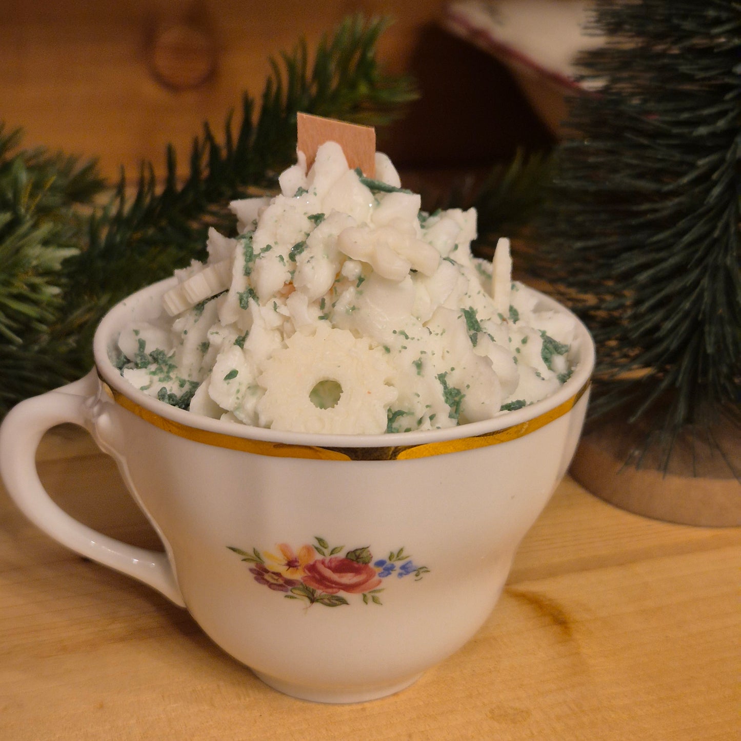 Handgemachte Sojawachskerze Weihnachtesgeschenk Sahne Dessert in Antiker Porzellan Tasse Bavaria