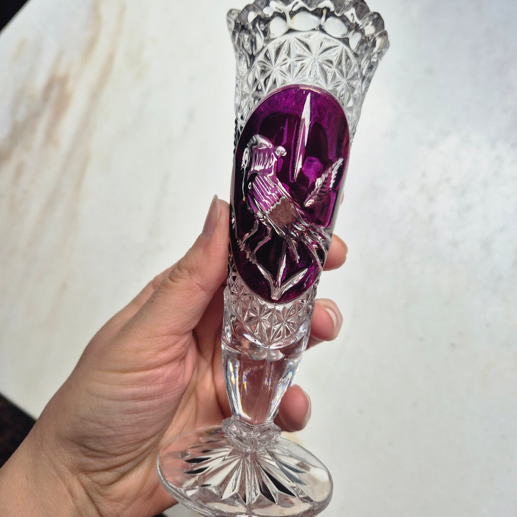 Vintage Bleikristall Hofbauer kleine Vase mit Vogelmotiv Weinrot