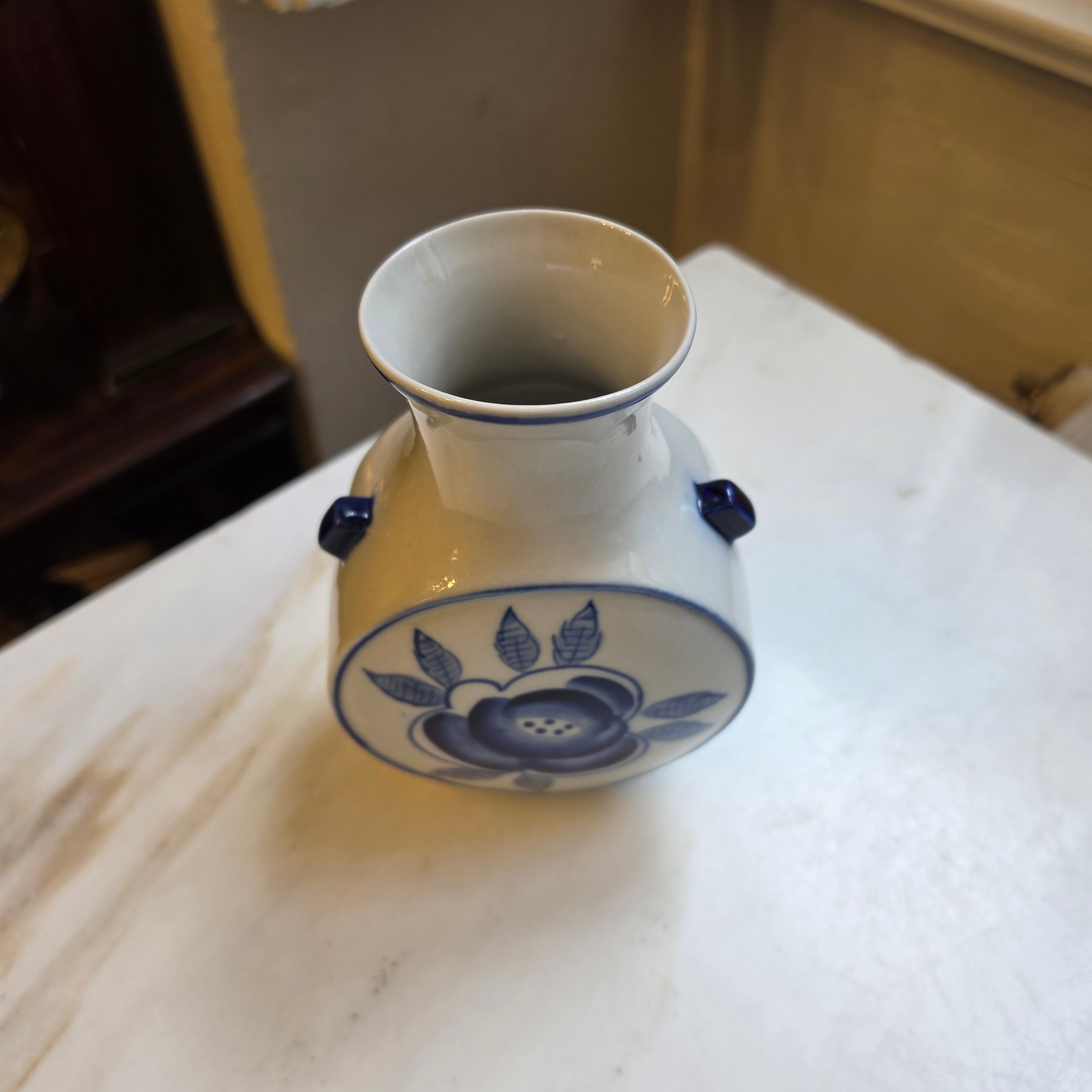 Vintage Gschel Keramik-Vase aus der UdSSR – Handbemaltes Blau-Weiß Porzellan mit Blumenmotiv