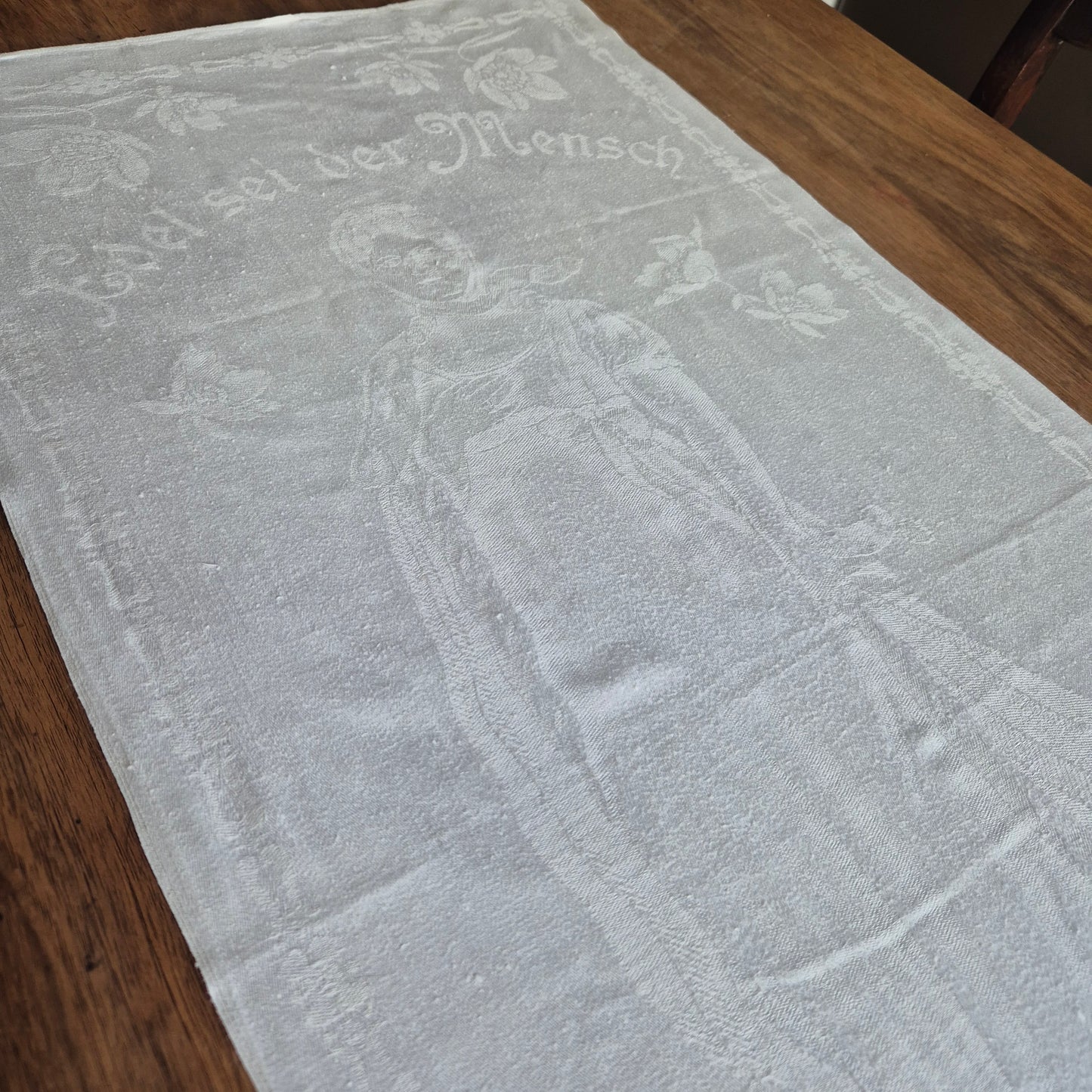 Antikes Jugendstil Küchen-&Geschirrtuch mit Spruch: "Edel sei der Mensch,hilfreich und gut" Damast weiß Baumwolle 46x100cm